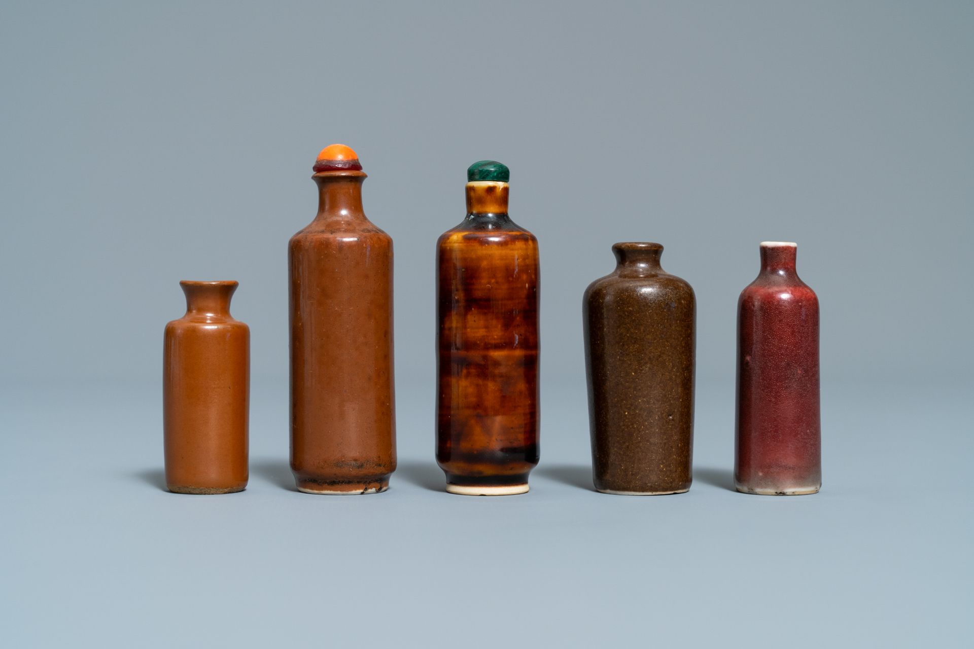 Ten Chinese monochrome snuff bottles, 19/20th C. - Image 10 of 19