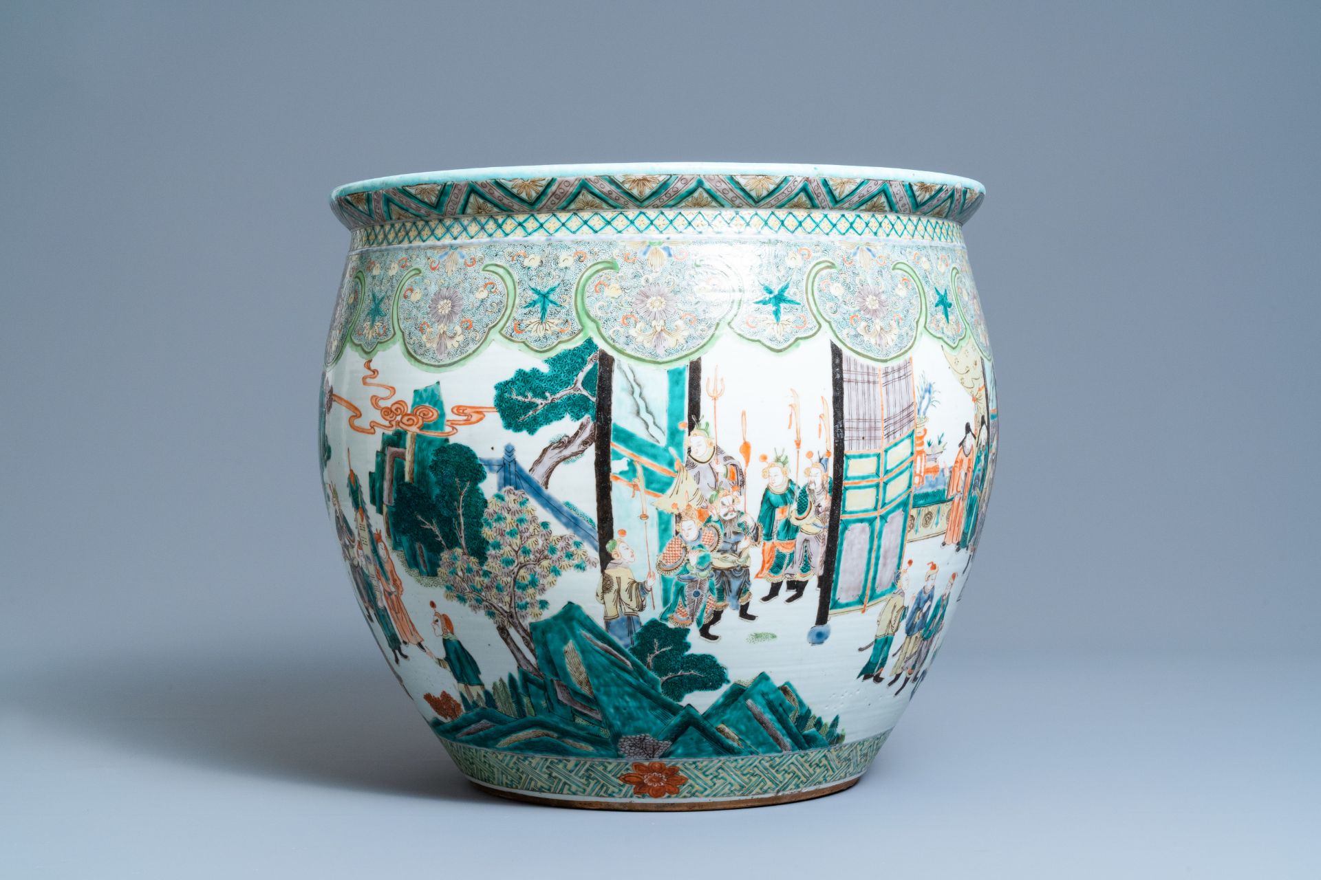 A large Chinese famille verte fish bowl, 19th C. - Image 3 of 7