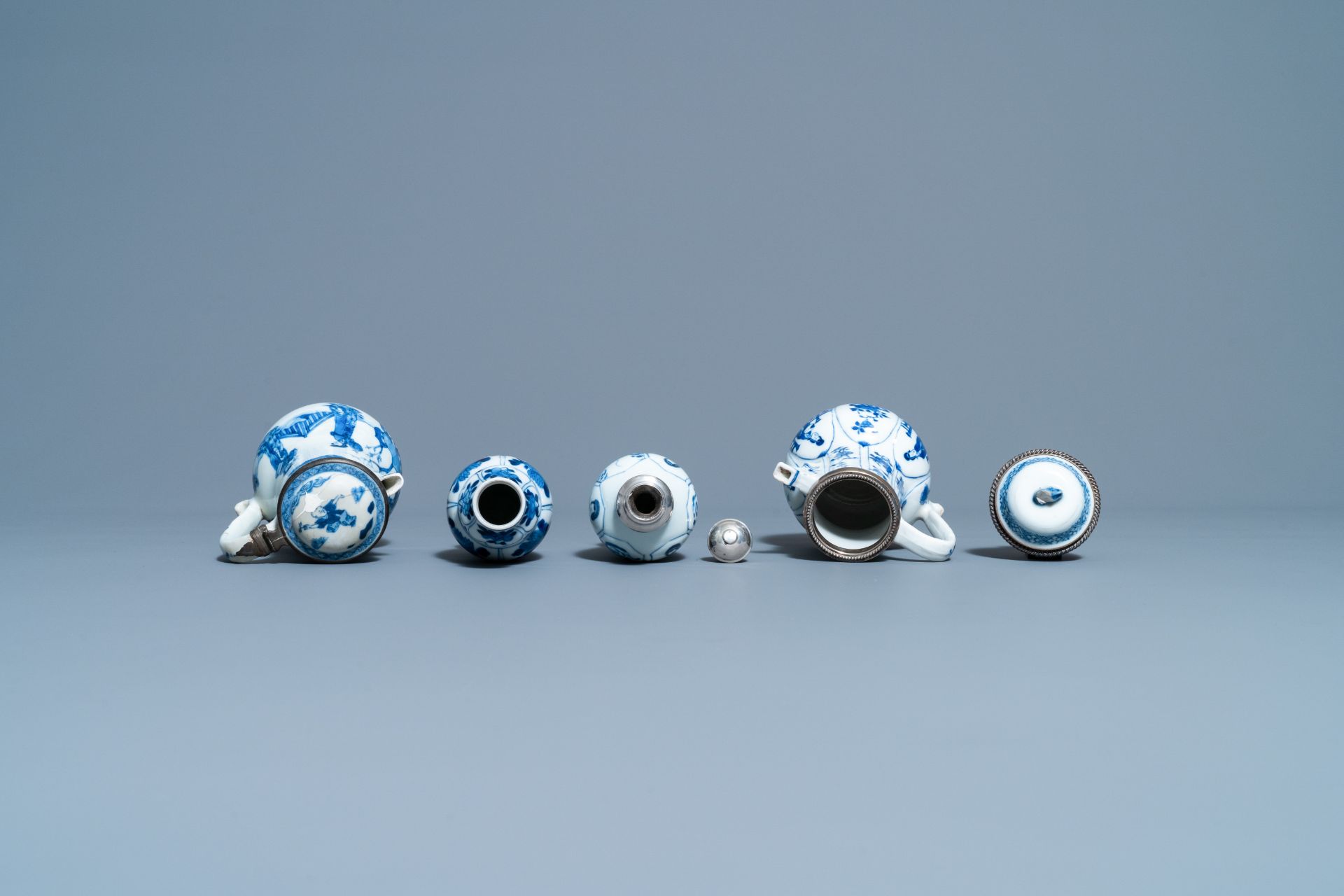 Two Chinese blue and white ewers and covers and two small vases, Kangxi - Image 7 of 8