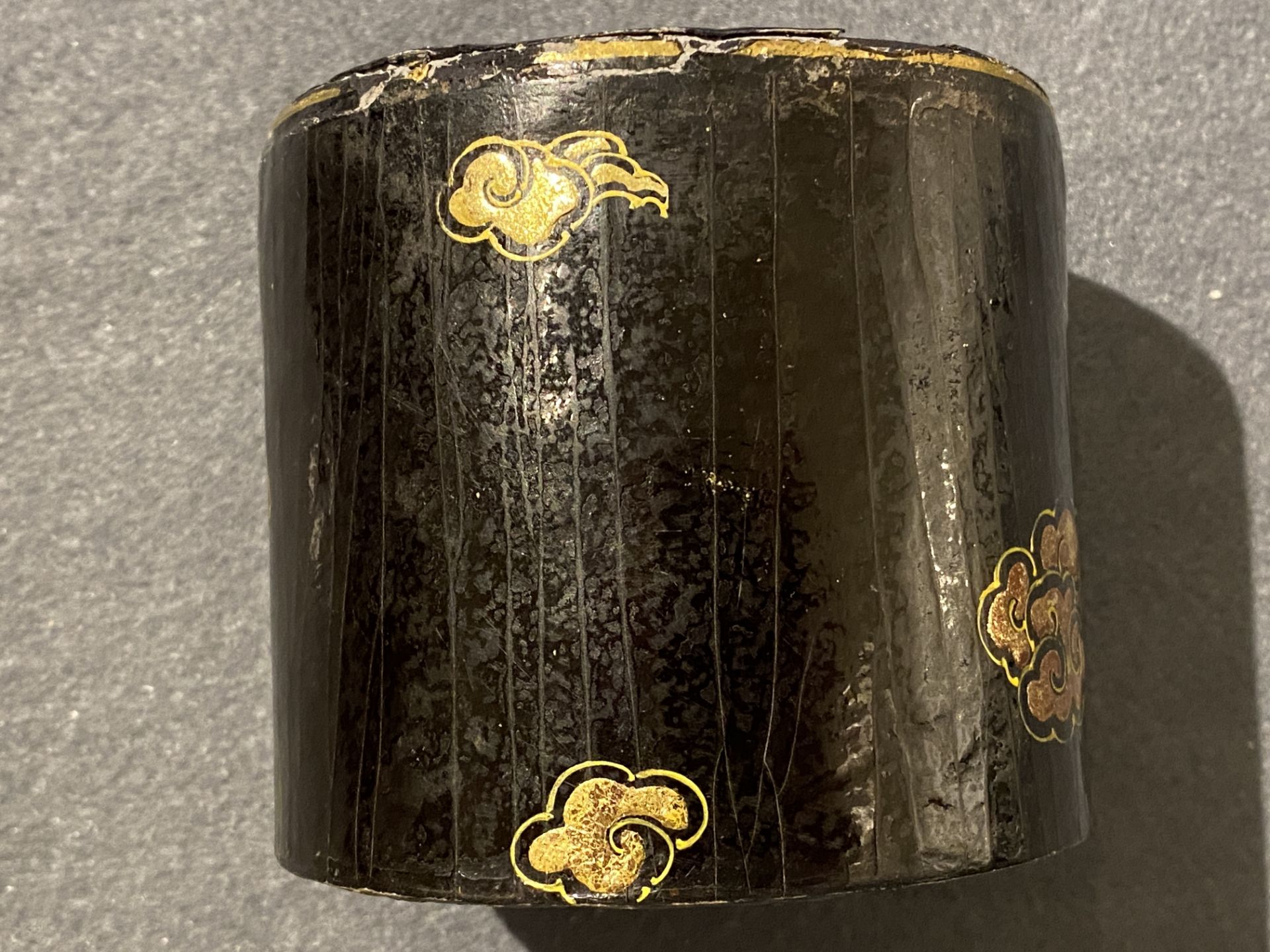 An imperial Chinese cylindrical painted and lacquered wood edict container, 17/18th C. - Image 18 of 34