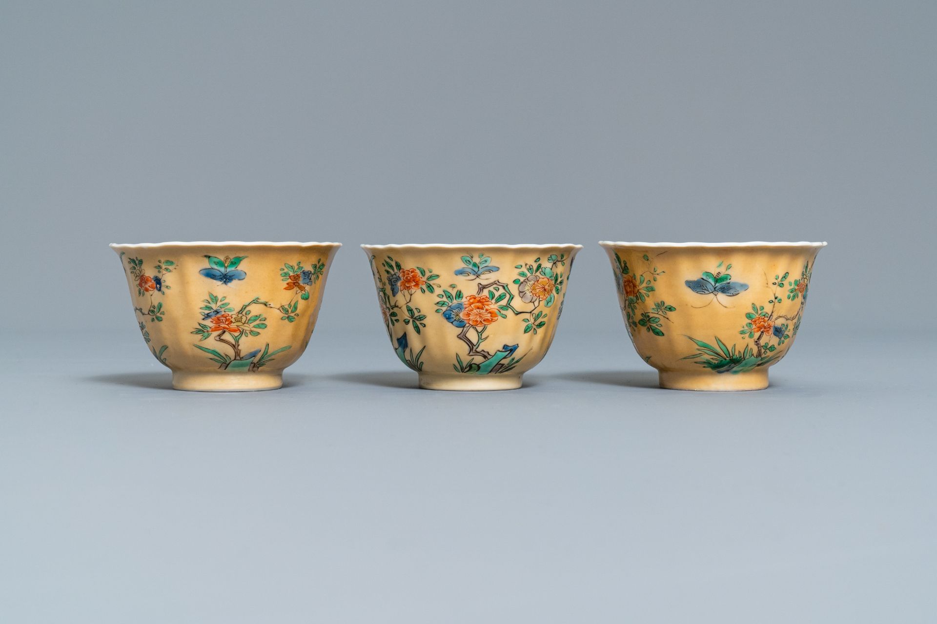 Six lobed Chinese famille verte café-au-lait-ground cups and saucers, Kangxi - Image 8 of 17