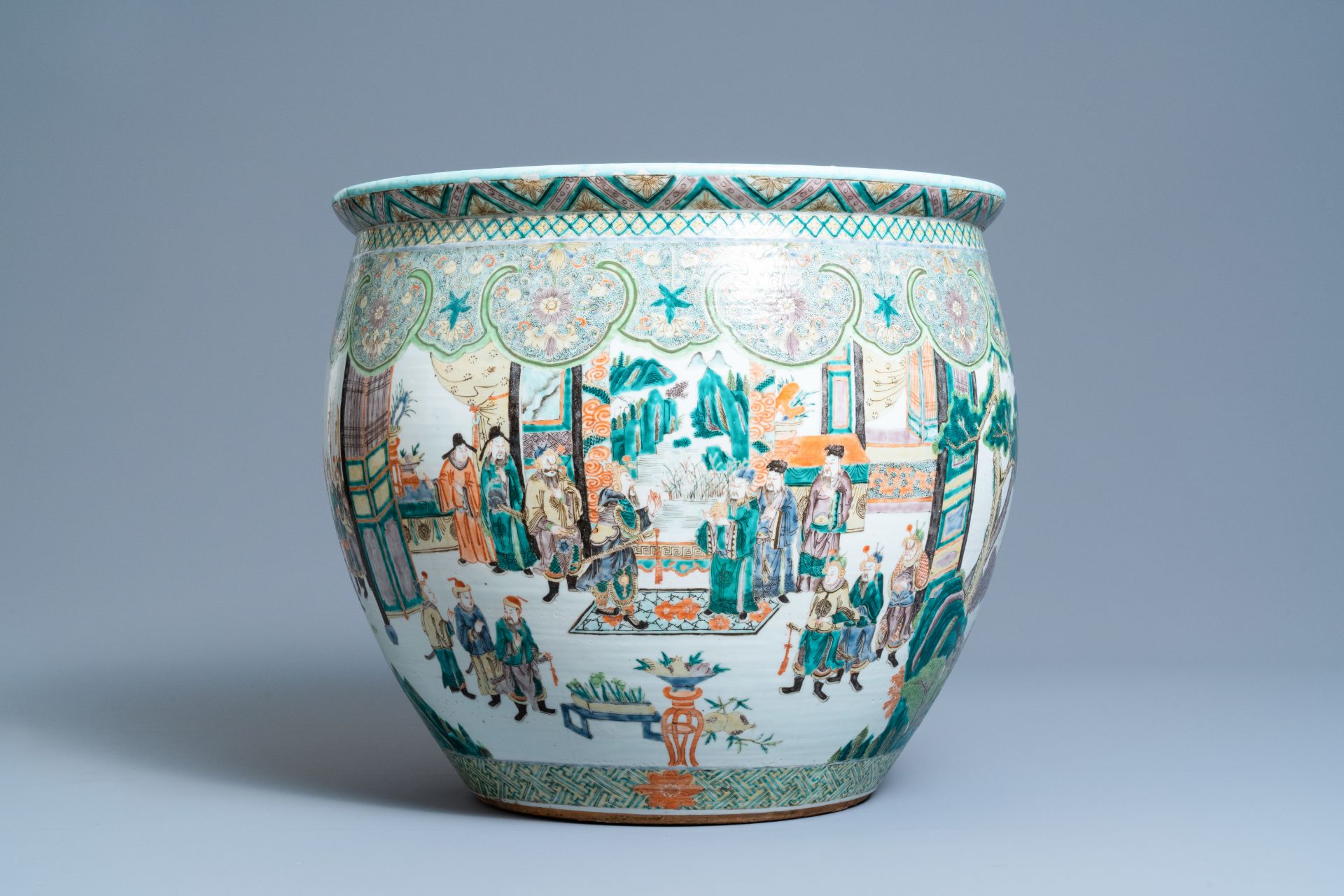 A large Chinese famille verte fish bowl, 19th C. - Image 2 of 7