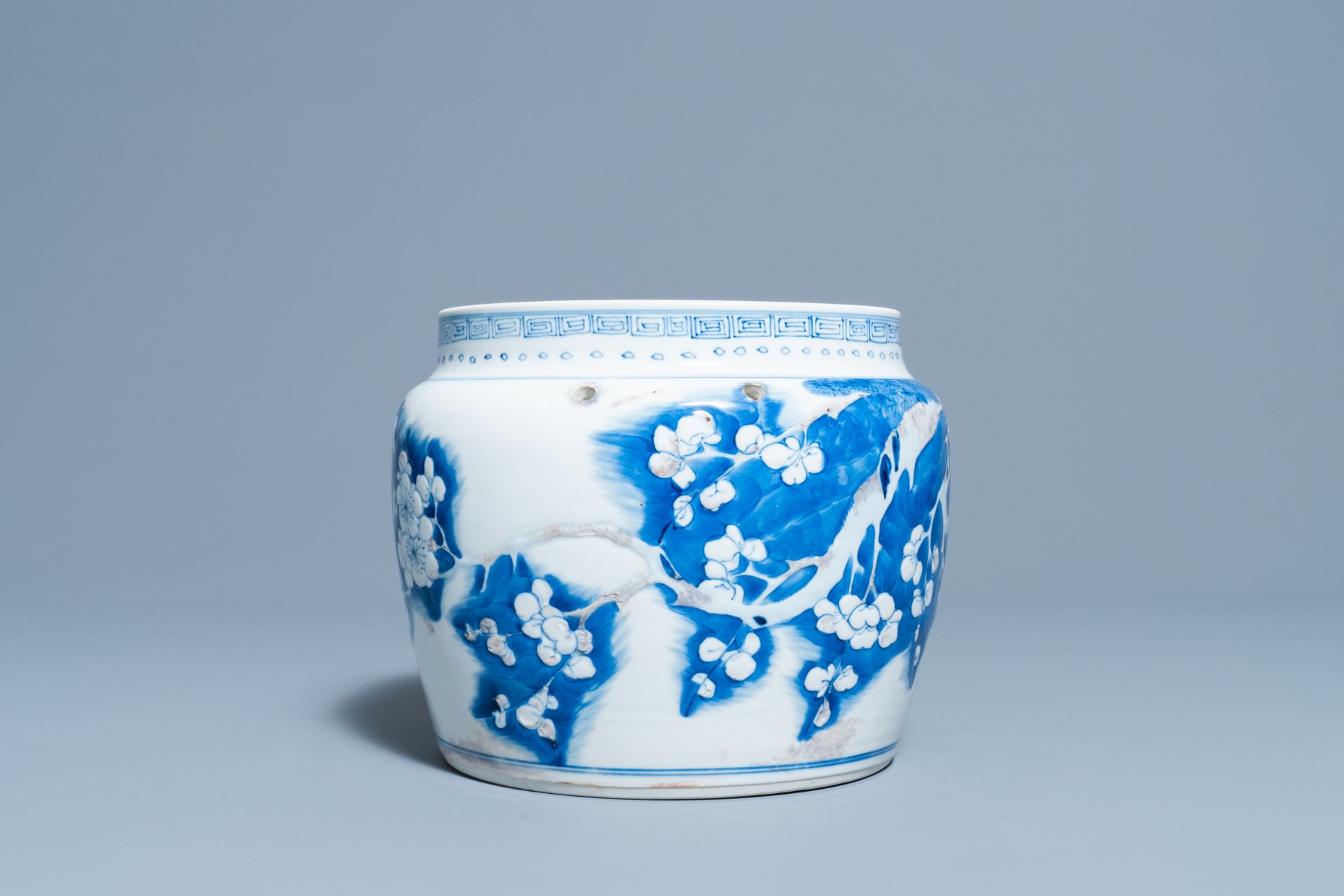 A Chinese blue, white and copper red 'prunus flowers' bowl, Kangxi - Image 4 of 11