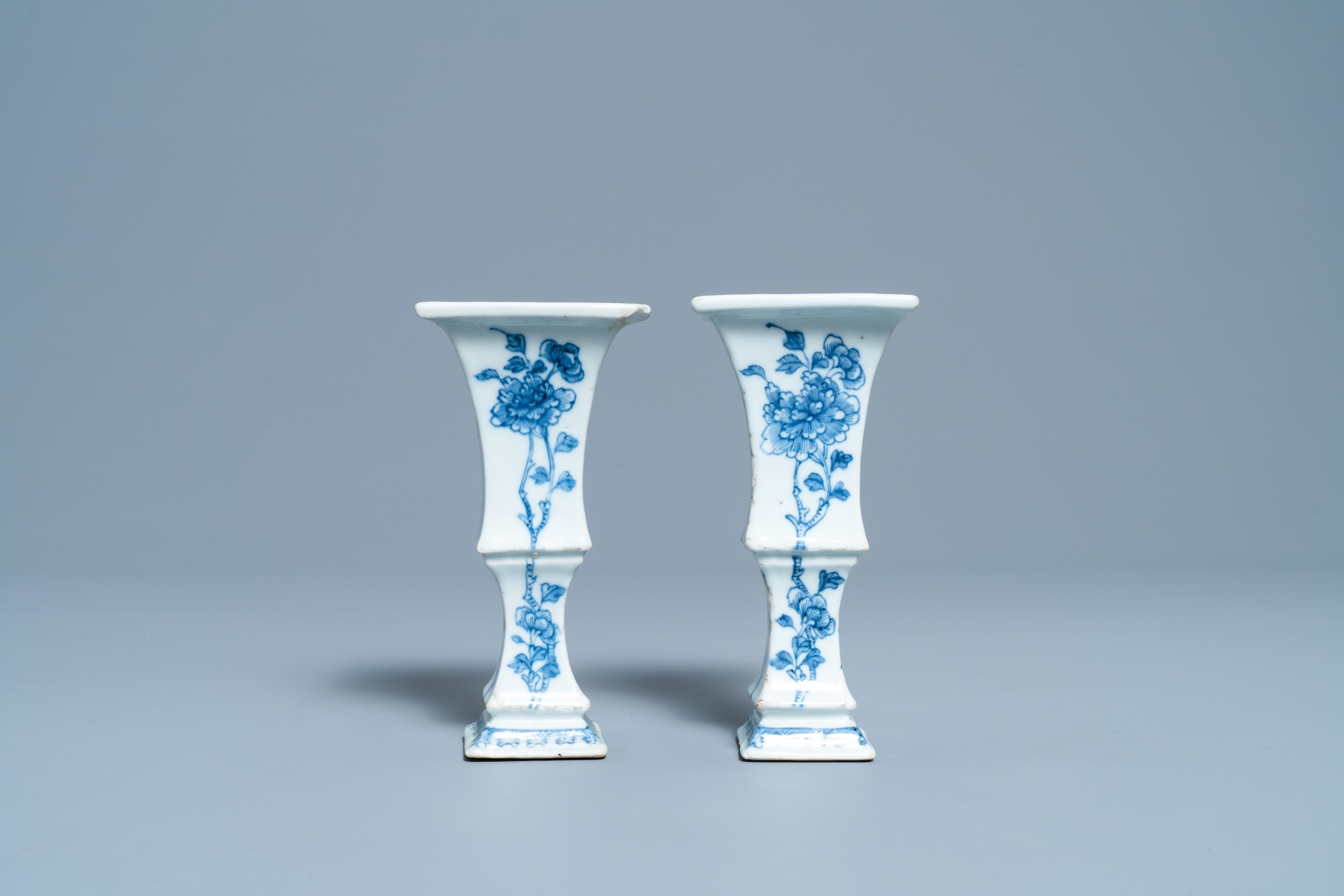 A pair of Chinese blue and white vases with floral design, Qianlong - Image 5 of 8