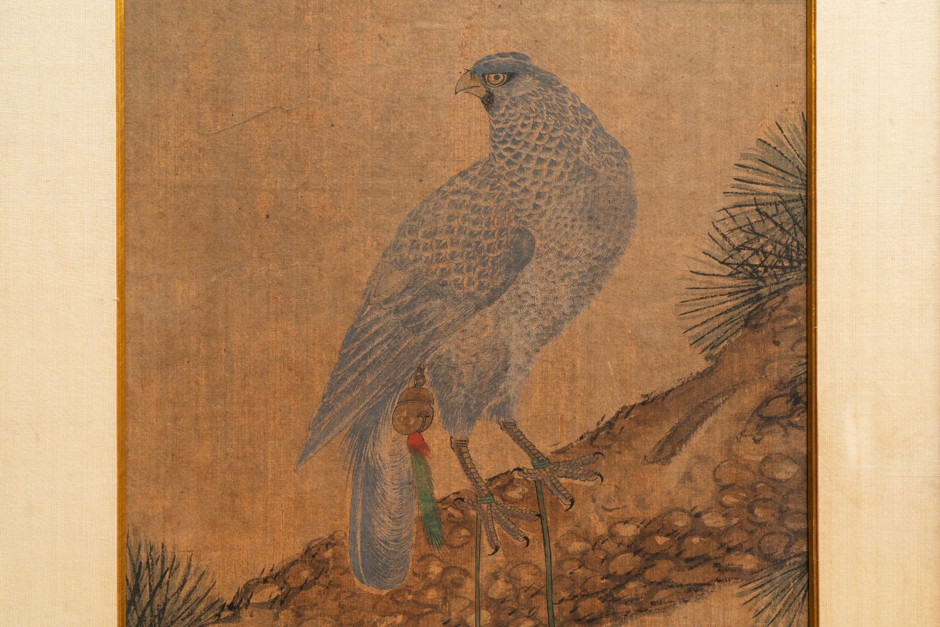 Chinese school, ink and colours on silk, 17/18th C.: 'A hunting falcon' - Image 4 of 5