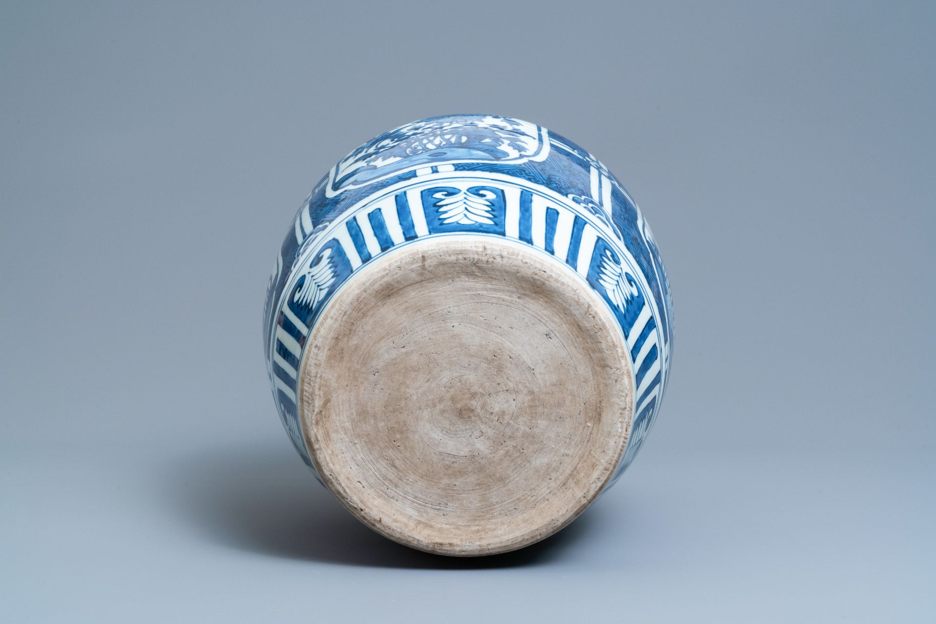 A Chinese blue and white vase with floral panels, Wanli - Image 5 of 6