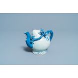 A Chinese blue and white peach-shaped cadogan teapot, 19th C.