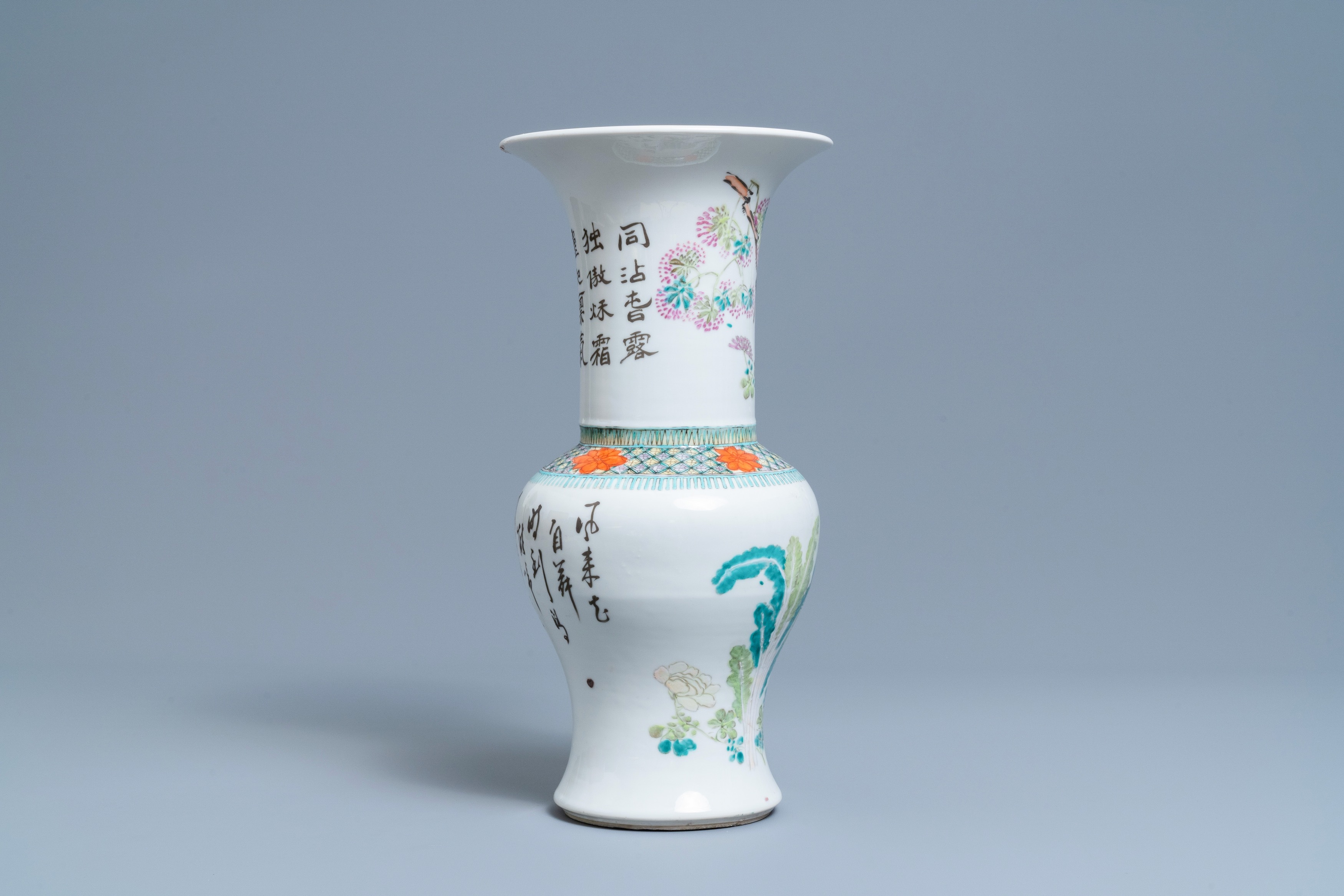 A Chinese qianjiang cai yenyen vase, 19th C. - Image 2 of 6