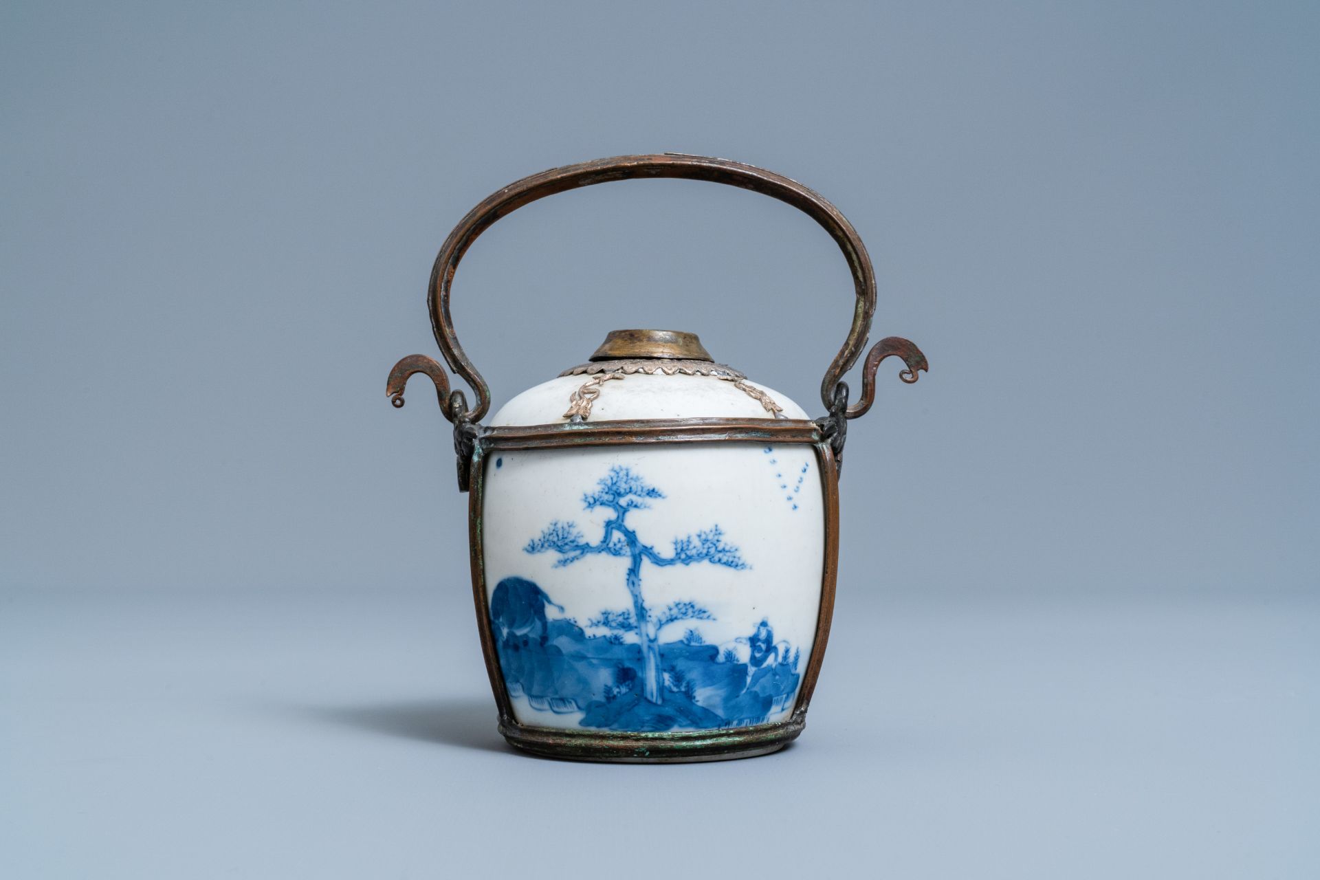 A Chinese blue and white Vietnamese market 'Bleu de Hue' water pipe, 19th C.