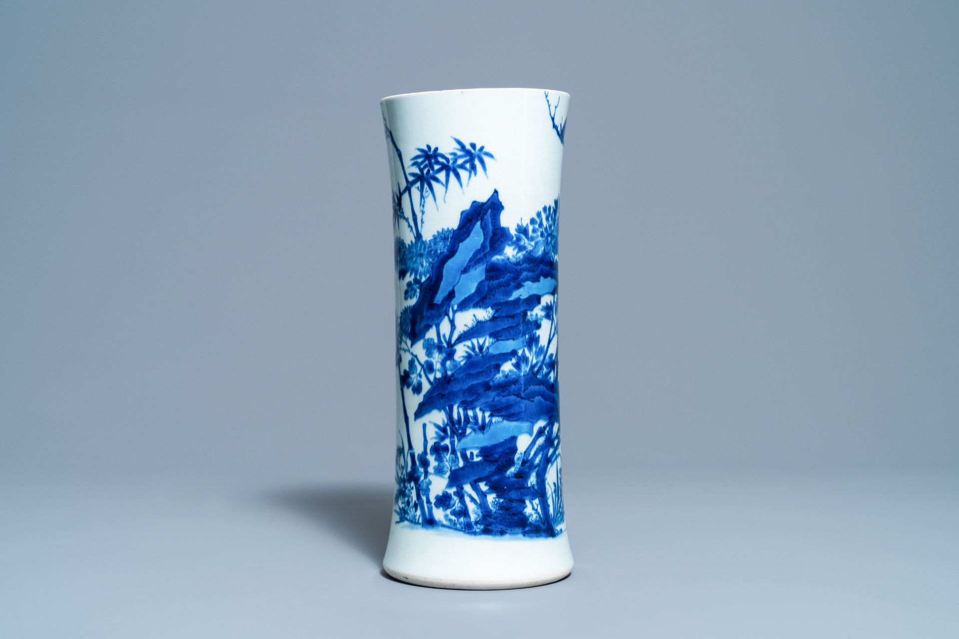 A Chinese blue and white beaker vase, Transitional period - Image 2 of 6