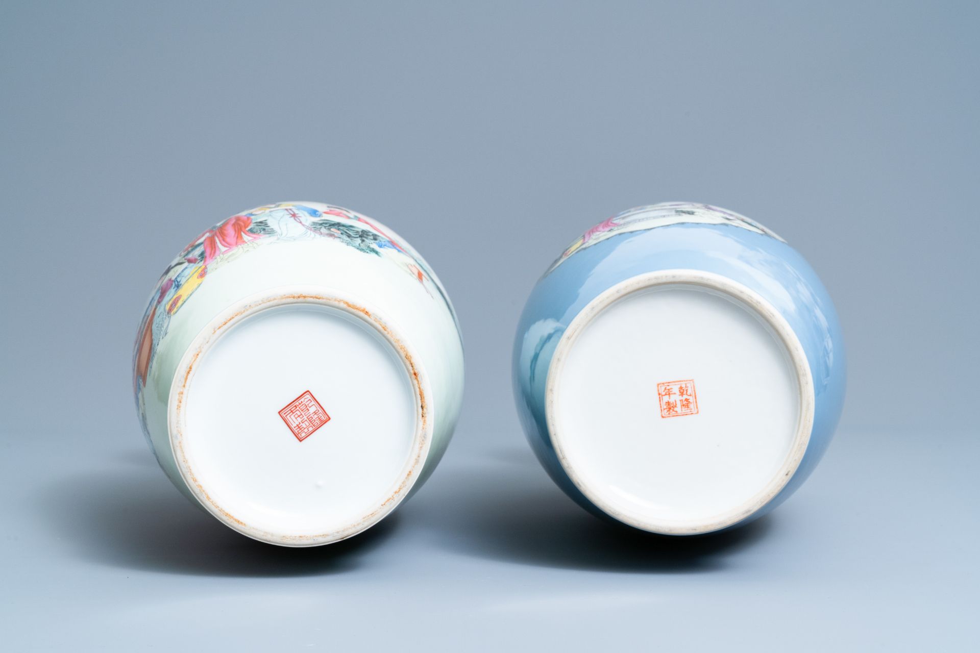 Two fine Chinese famille rose vases, Qianlong marks, Republic - Bild 6 aus 6