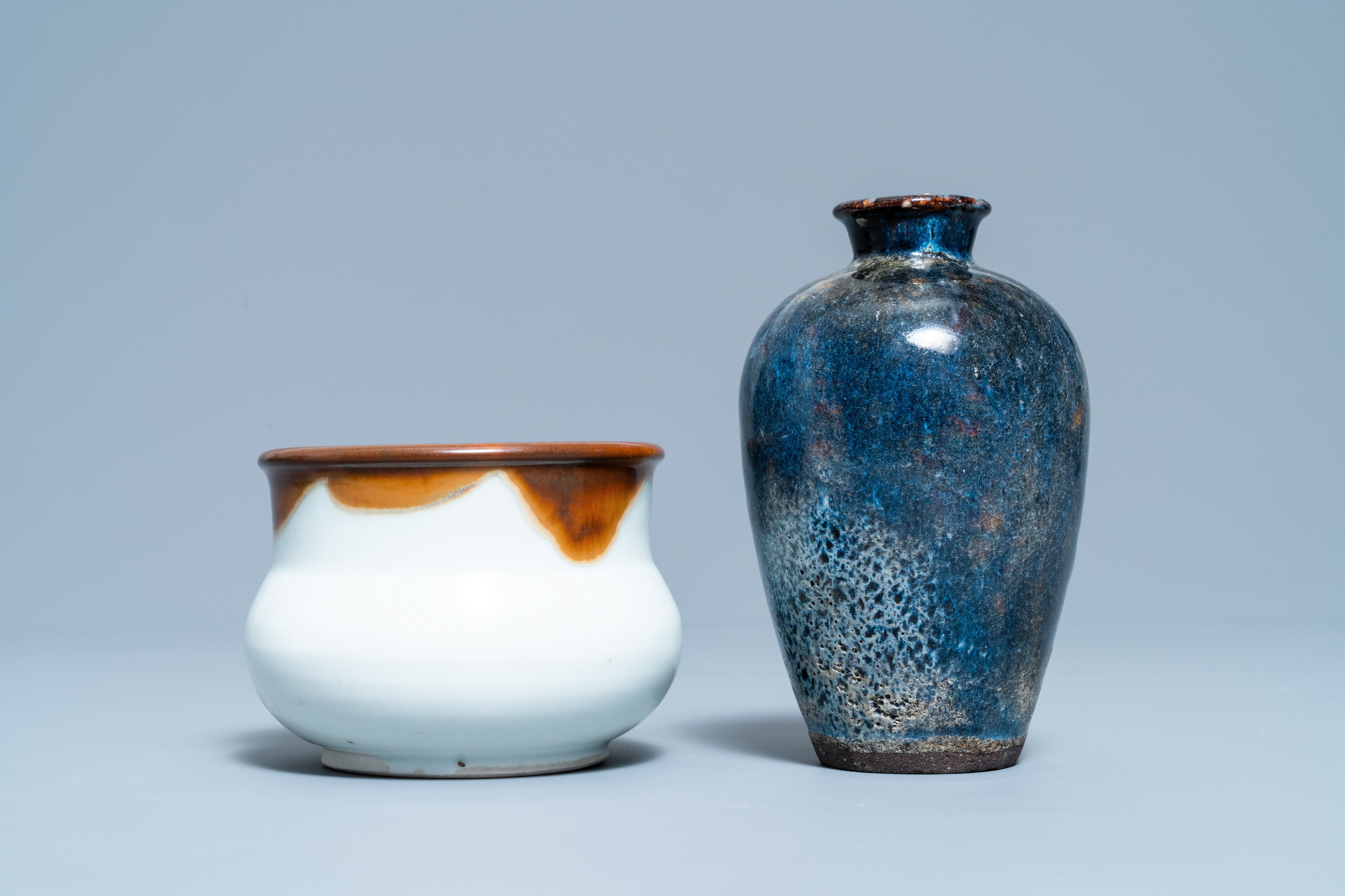 A varied collection of four monochrome Chinese and Japanese vases and a censer, 19/20th C. - Image 9 of 13