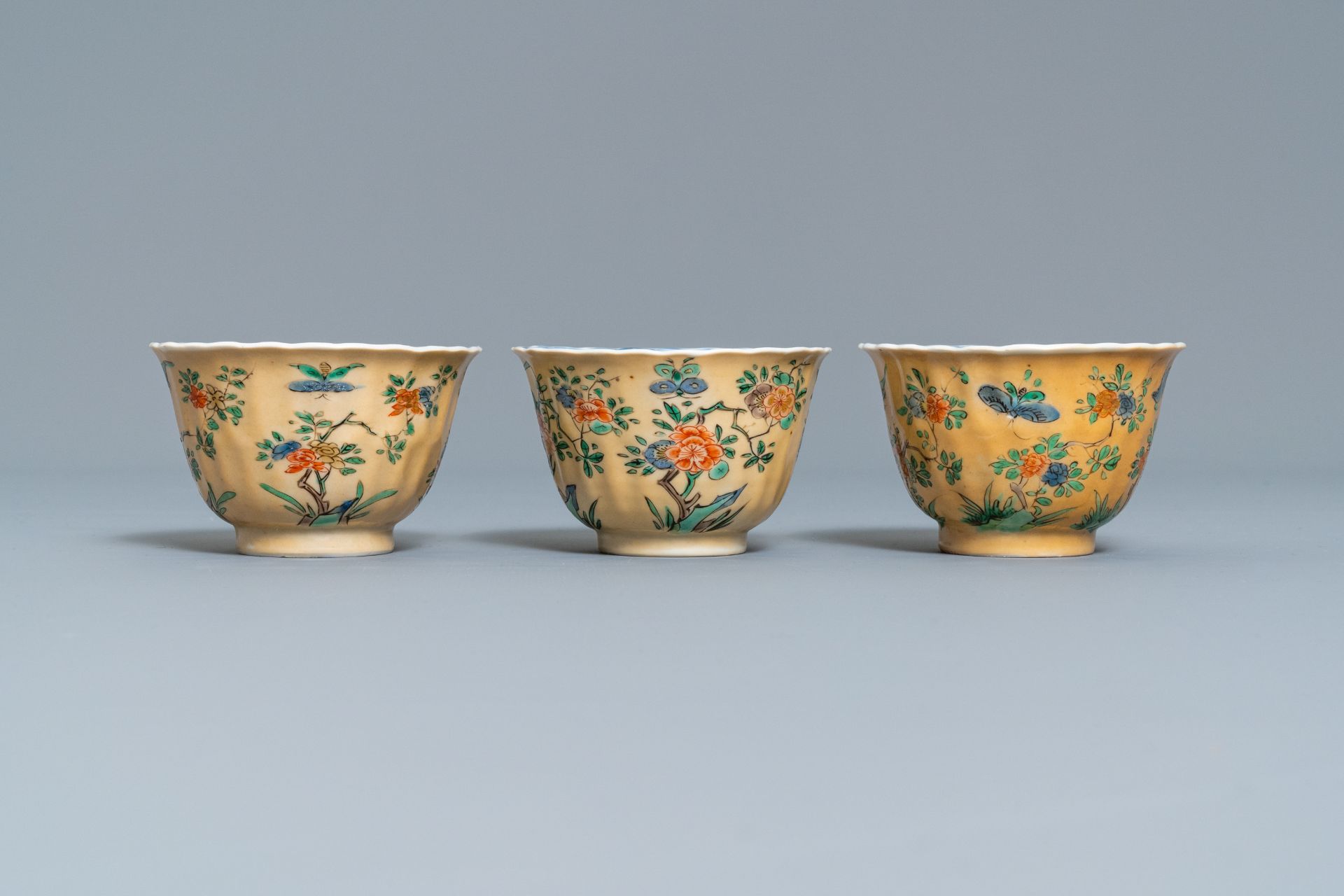 Six lobed Chinese famille verte café-au-lait-ground cups and saucers, Kangxi - Image 6 of 17