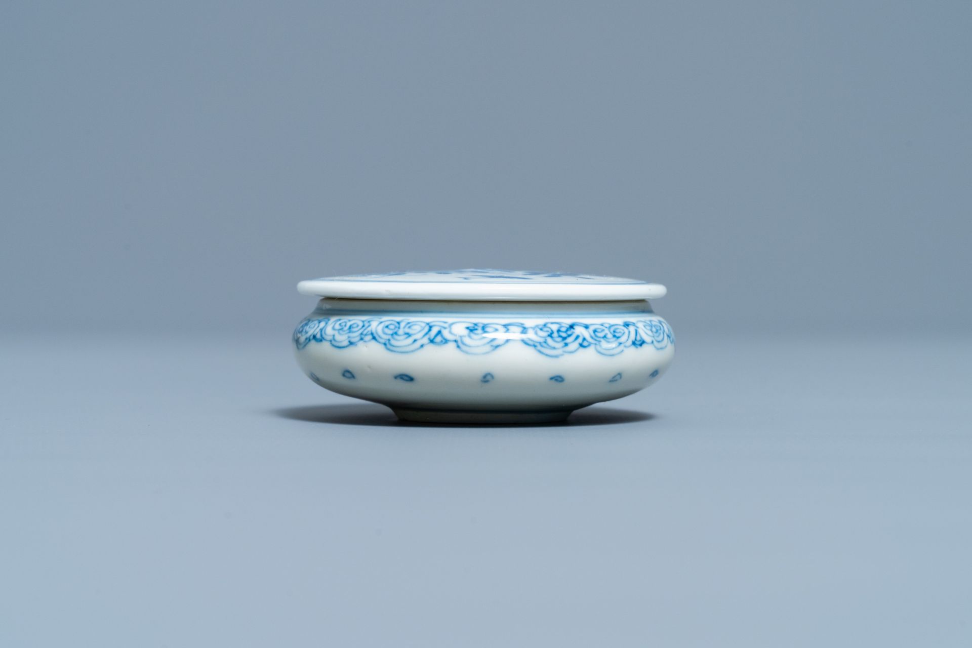 A rare Chinese blue and white 'erotical subject' box and cover, Kangxi - Image 4 of 8