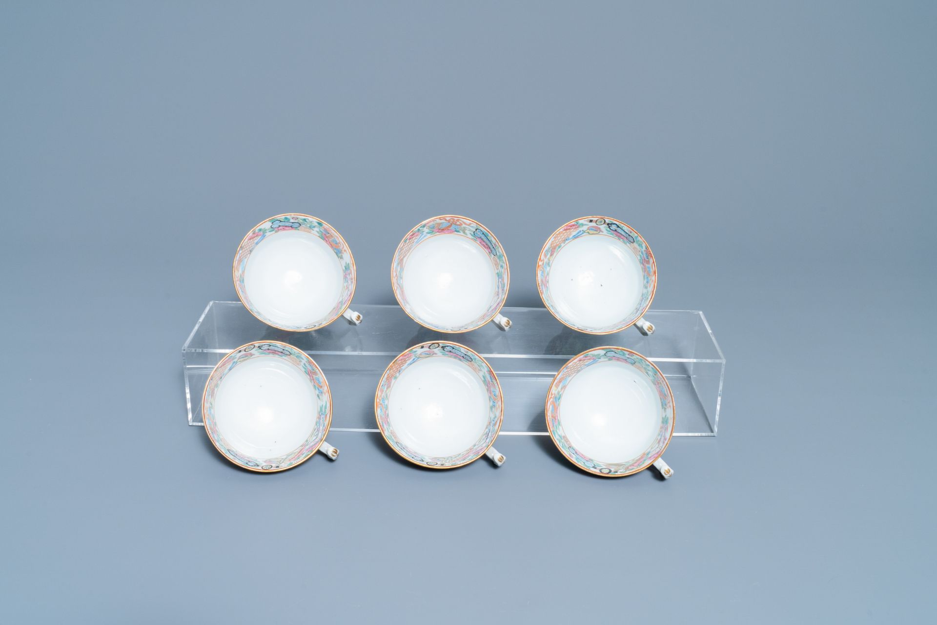 A Chinese Canton famille rose tea service, 19th C. - Image 12 of 27