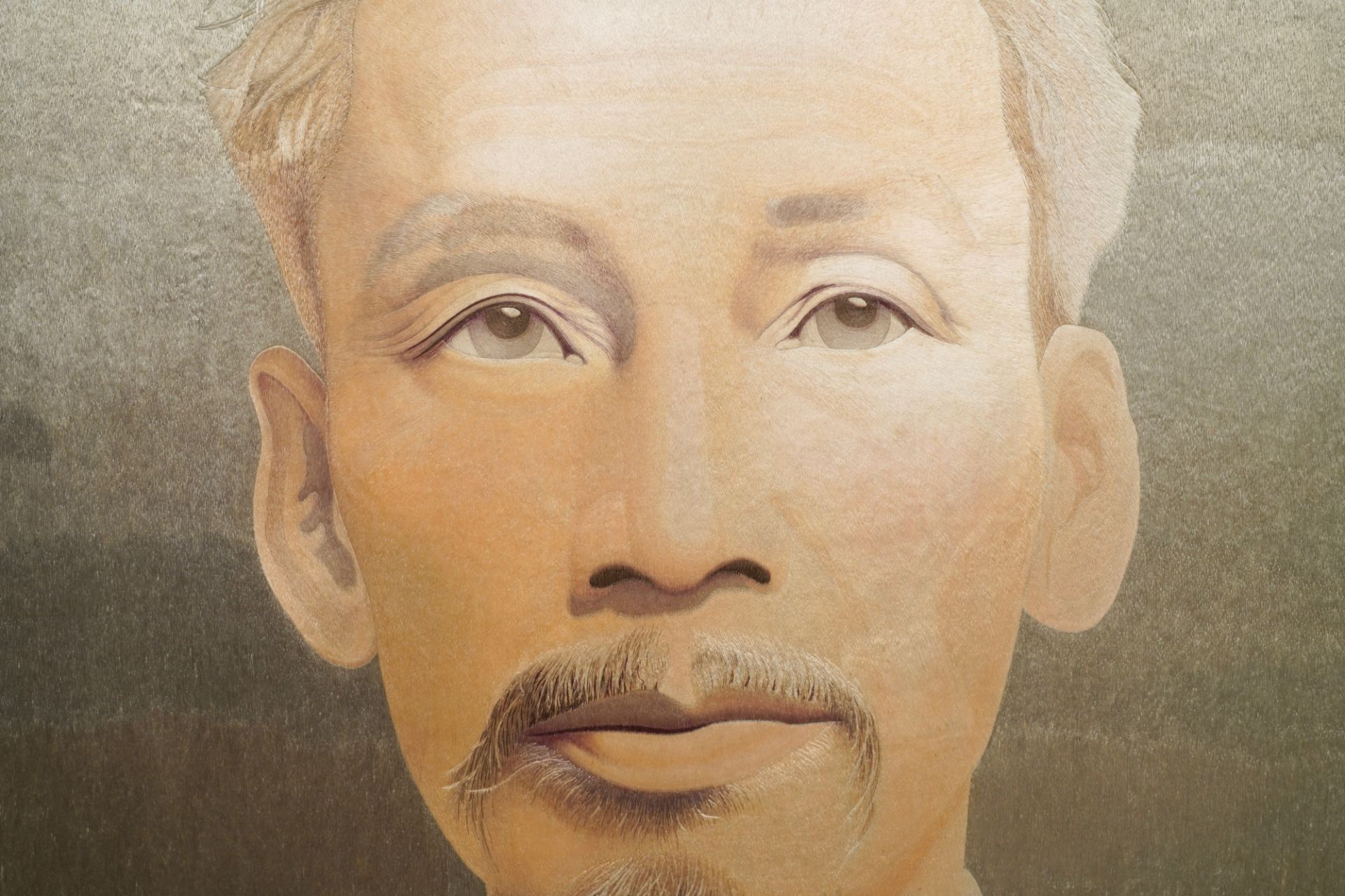 Vietnamese school, Nha Trang, 20th C.: an embroidered silk portrait of Ho Chi Minh - Image 3 of 6