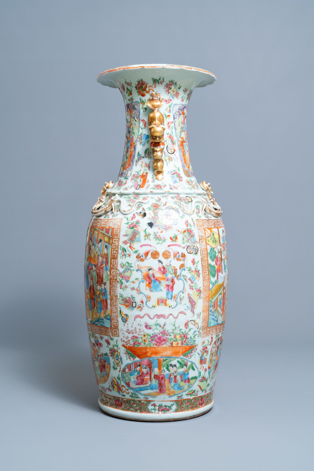 A large Chinese Canton famille rose vase, 19th C. - Image 5 of 7