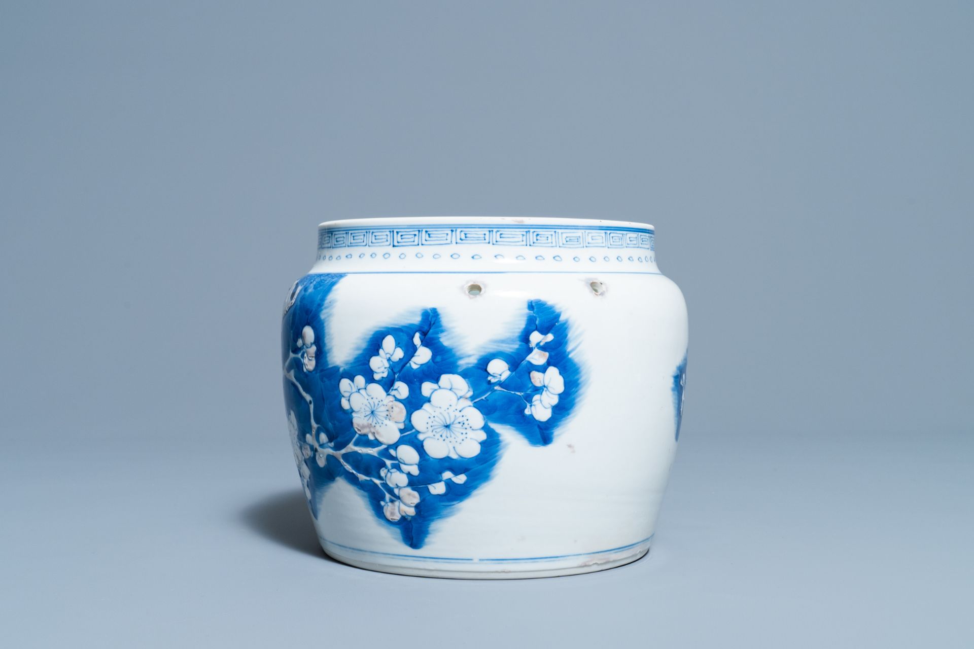 A Chinese blue, white and copper red 'prunus flowers' bowl, Kangxi - Image 9 of 11