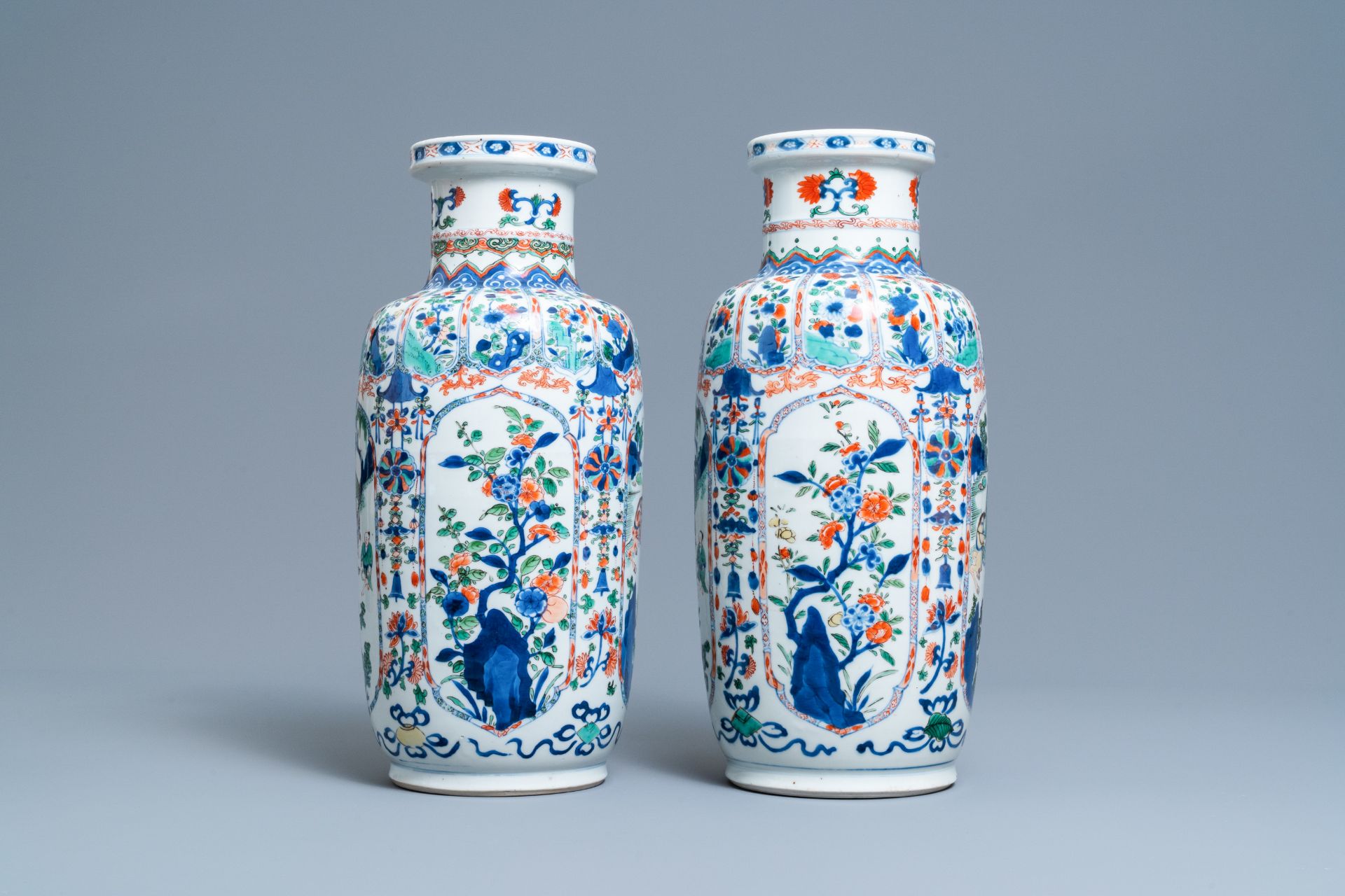 A pair of Chinese famille verte rouleau vases, Kangxi - Bild 4 aus 6