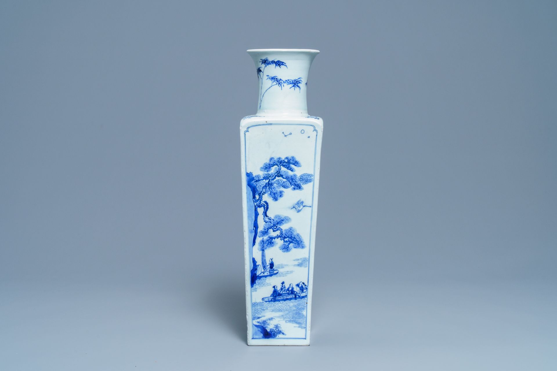 A square Chinese blue and white vase, Kangxi mark and of the period - Bild 4 aus 10