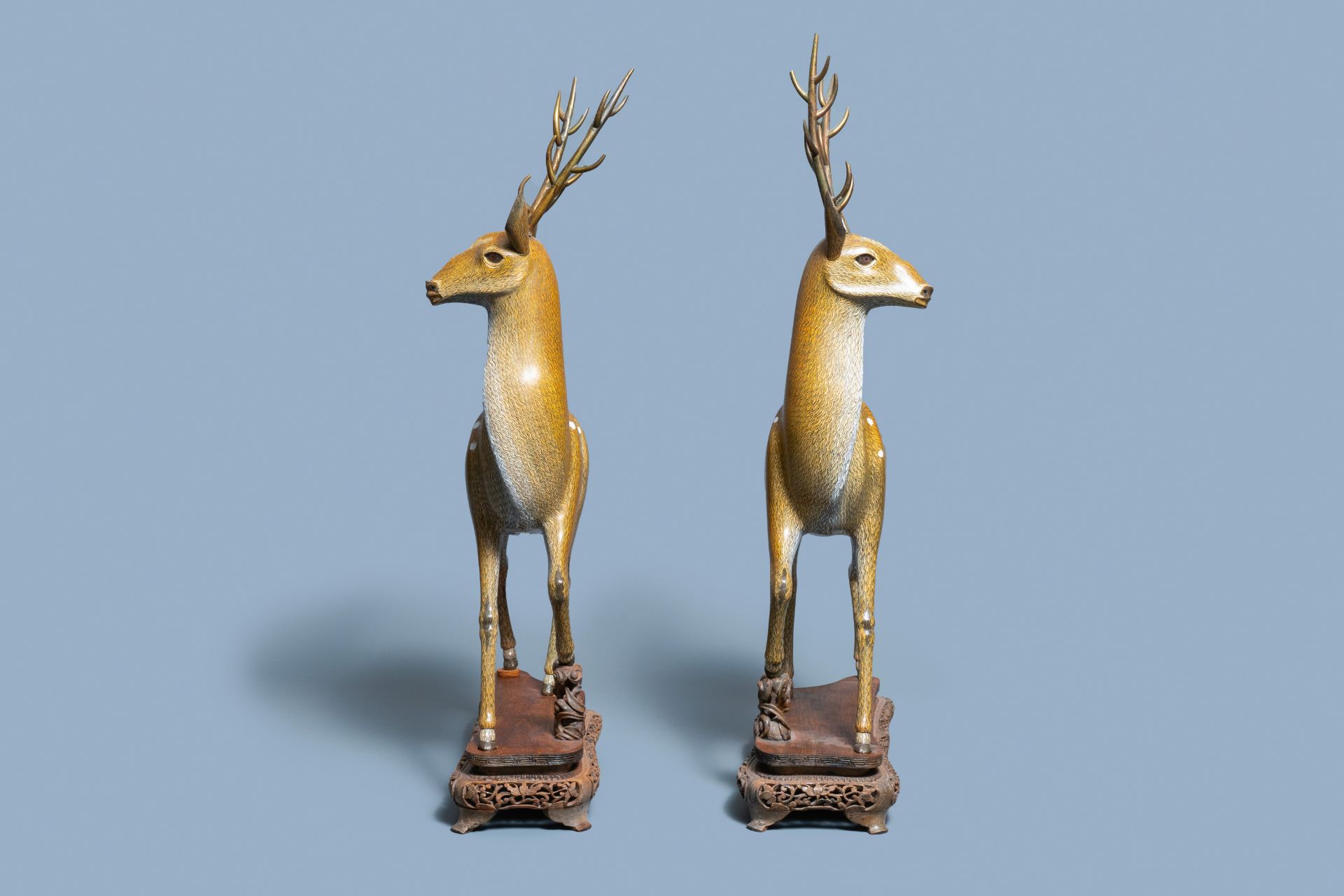 An exceptional and large pair of Chinese cloisonné models of deer, Qianlong/Jiaqing - Image 3 of 11