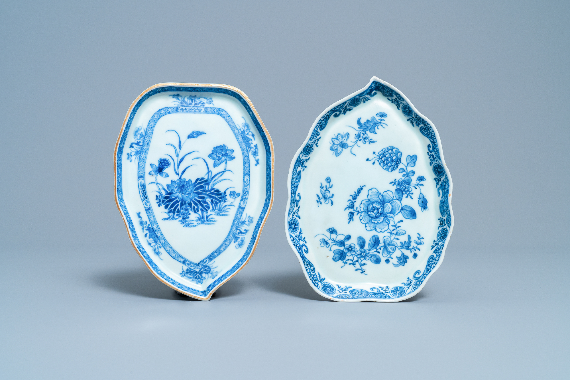 Two Chinese blue and white sauceboats on stands, Qianlong - Image 8 of 10