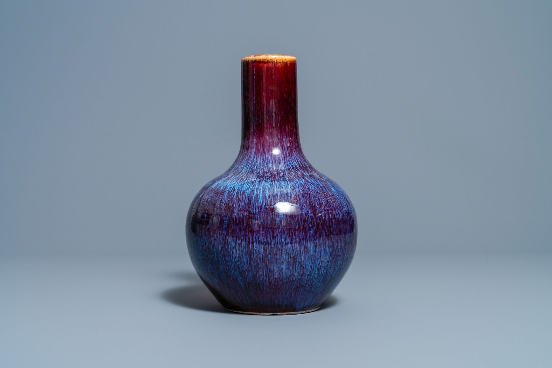 A Chinese flambe-glazed bottle vase, 19th C. - Image 4 of 6