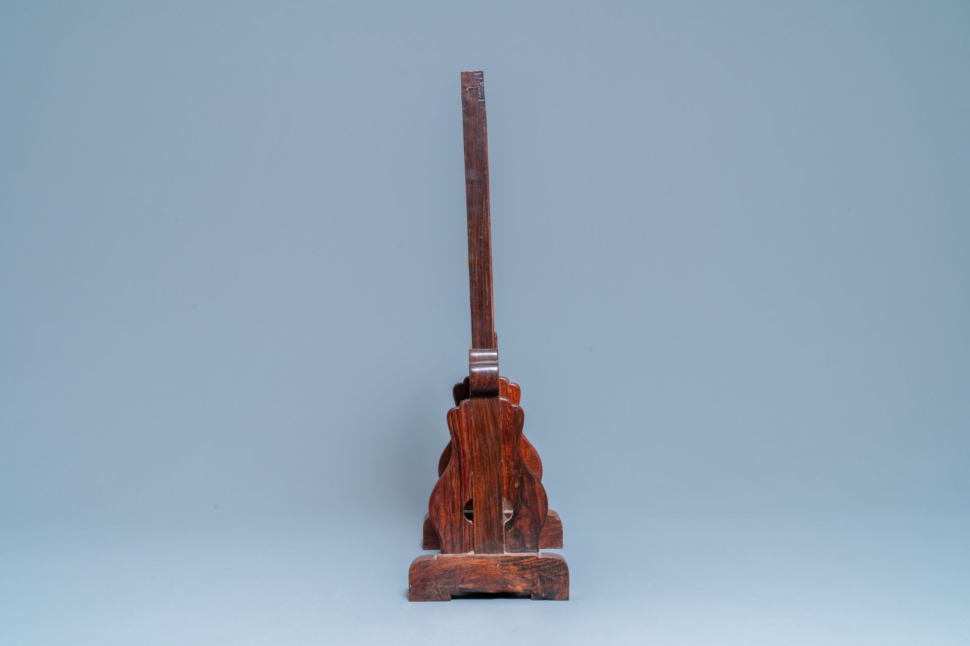 A Chinese wooden table screen with qianjiang cai plaque, 19/20th C. - Image 2 of 4