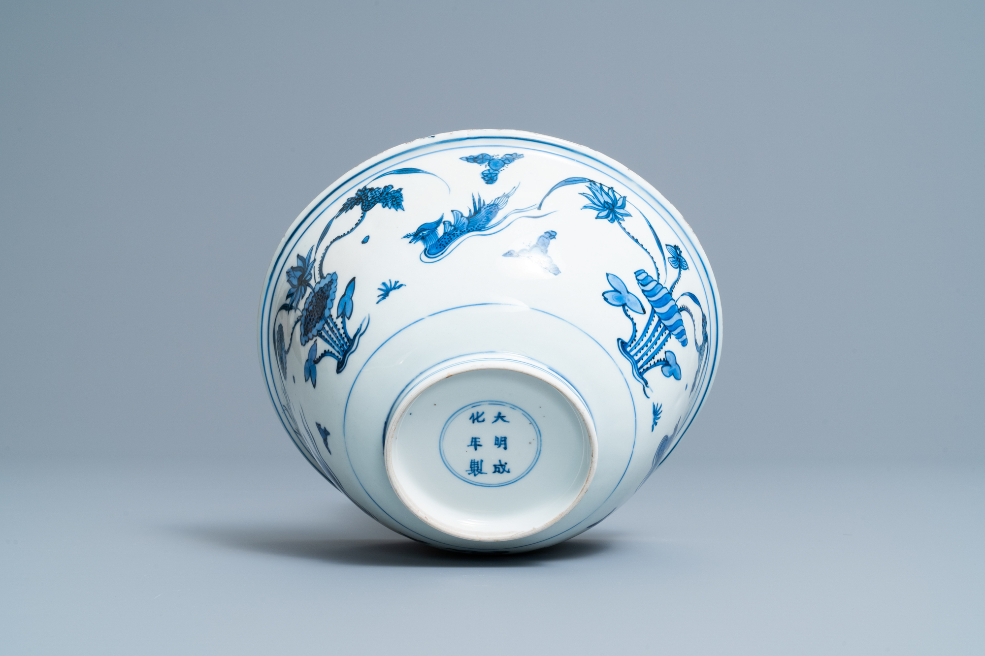 A Chinese blue and white 'mandarin ducks' bowl, Chenghua mark, Wanli - Image 7 of 7