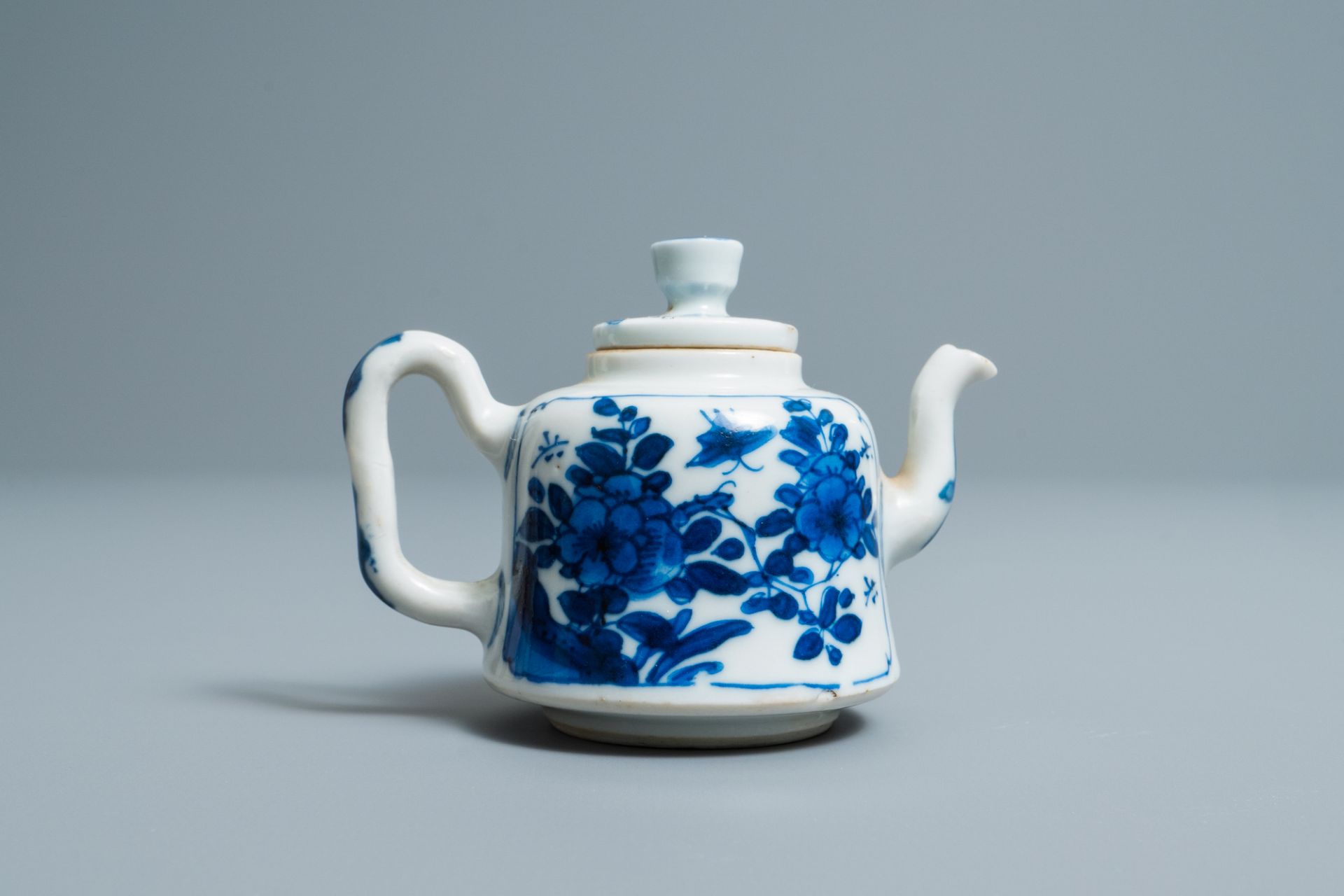 A Chinese blue and white miniature teapot, Kangxi - Image 4 of 7