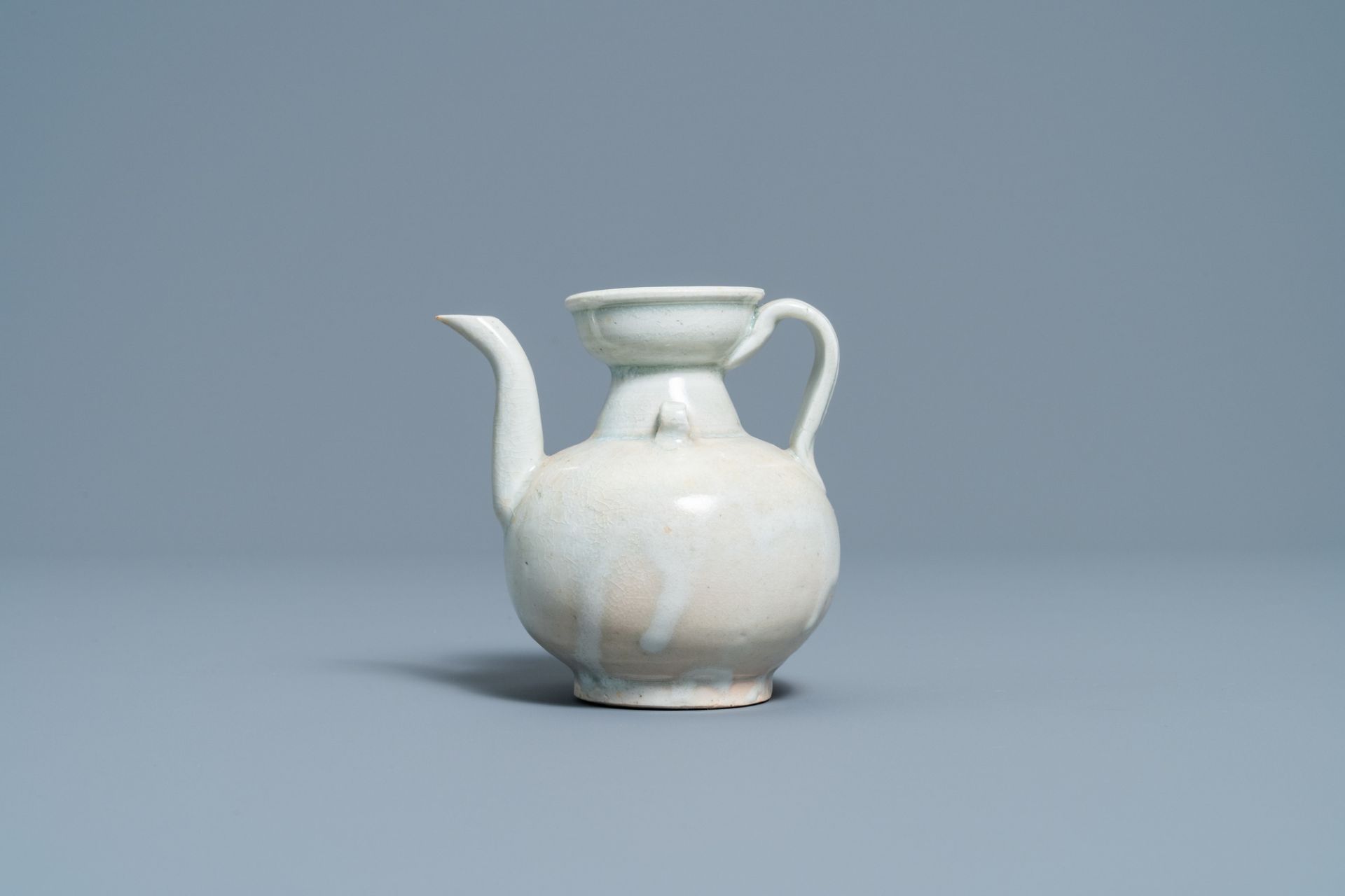 A Chinese celadon-glazed 'Yue' ewer, Song - Image 2 of 7