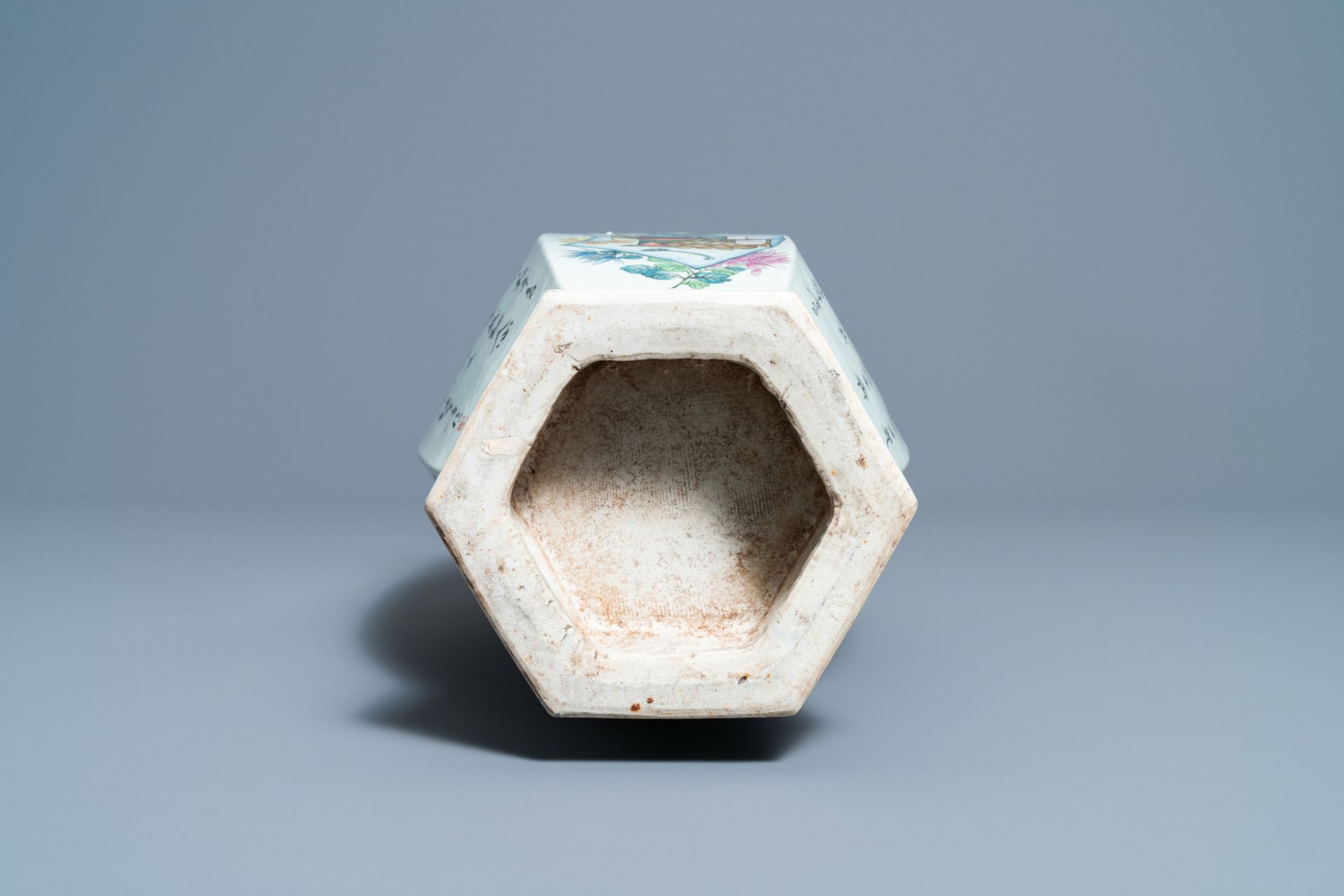 A Chinese hexagonal qianjiang cai vase, 19th C. - Image 8 of 8