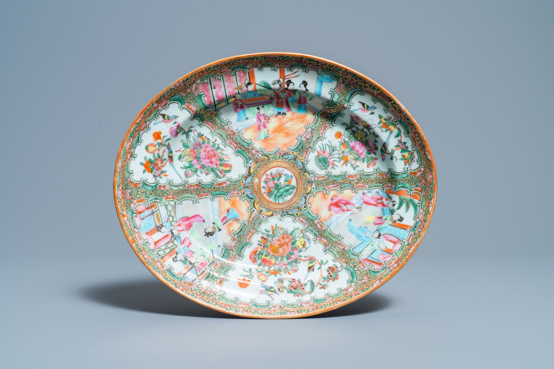 A Chinese Canton famille rose bowl and a tureen on stand, 19th C - Image 2 of 9