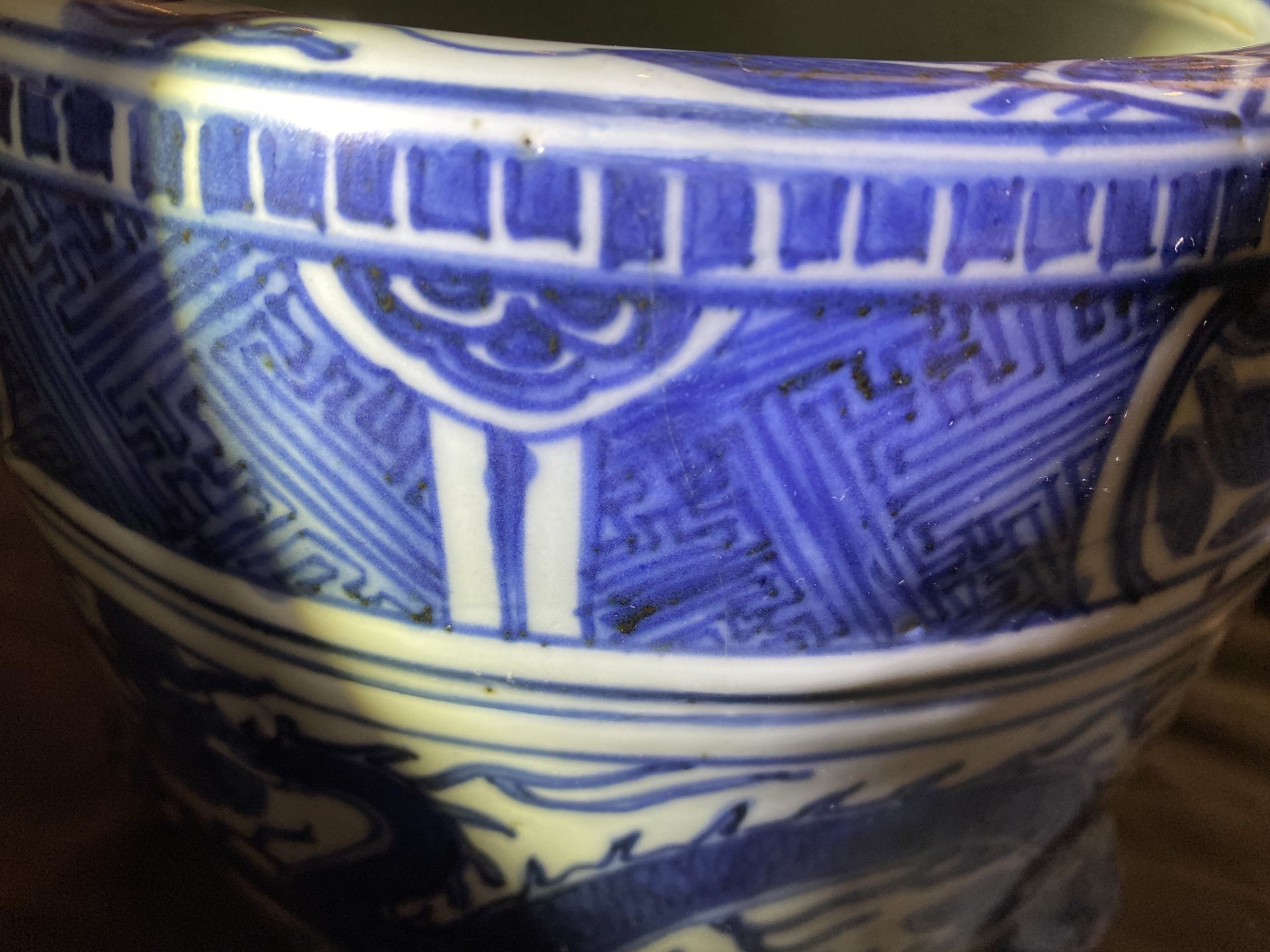 A Chinese blue and white 'dragon' tripod censer, Ming - Image 11 of 20