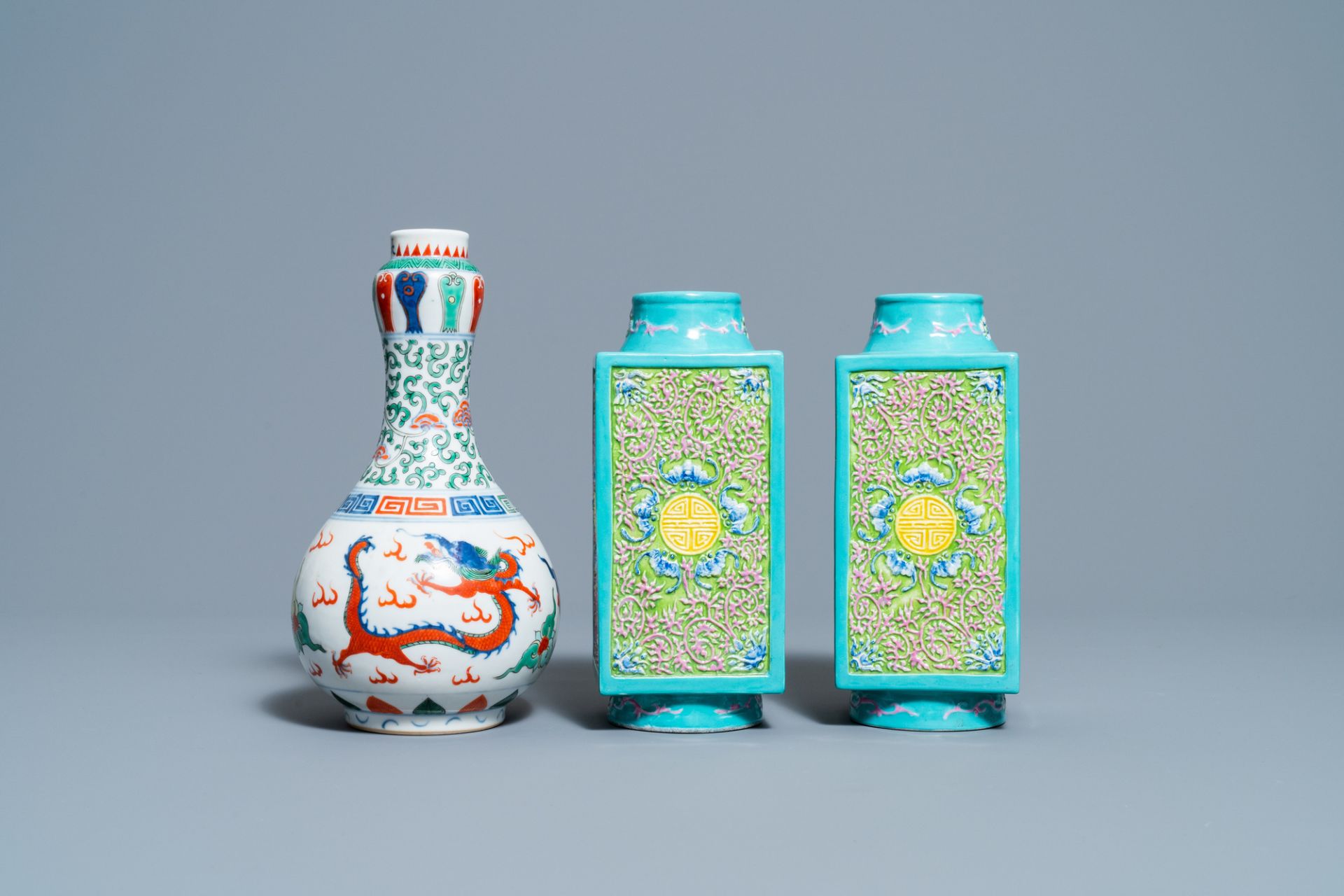 A pair of Chinese 'cong' vases and a wucai 'dragon' vase, 19/20th C. - Image 2 of 7