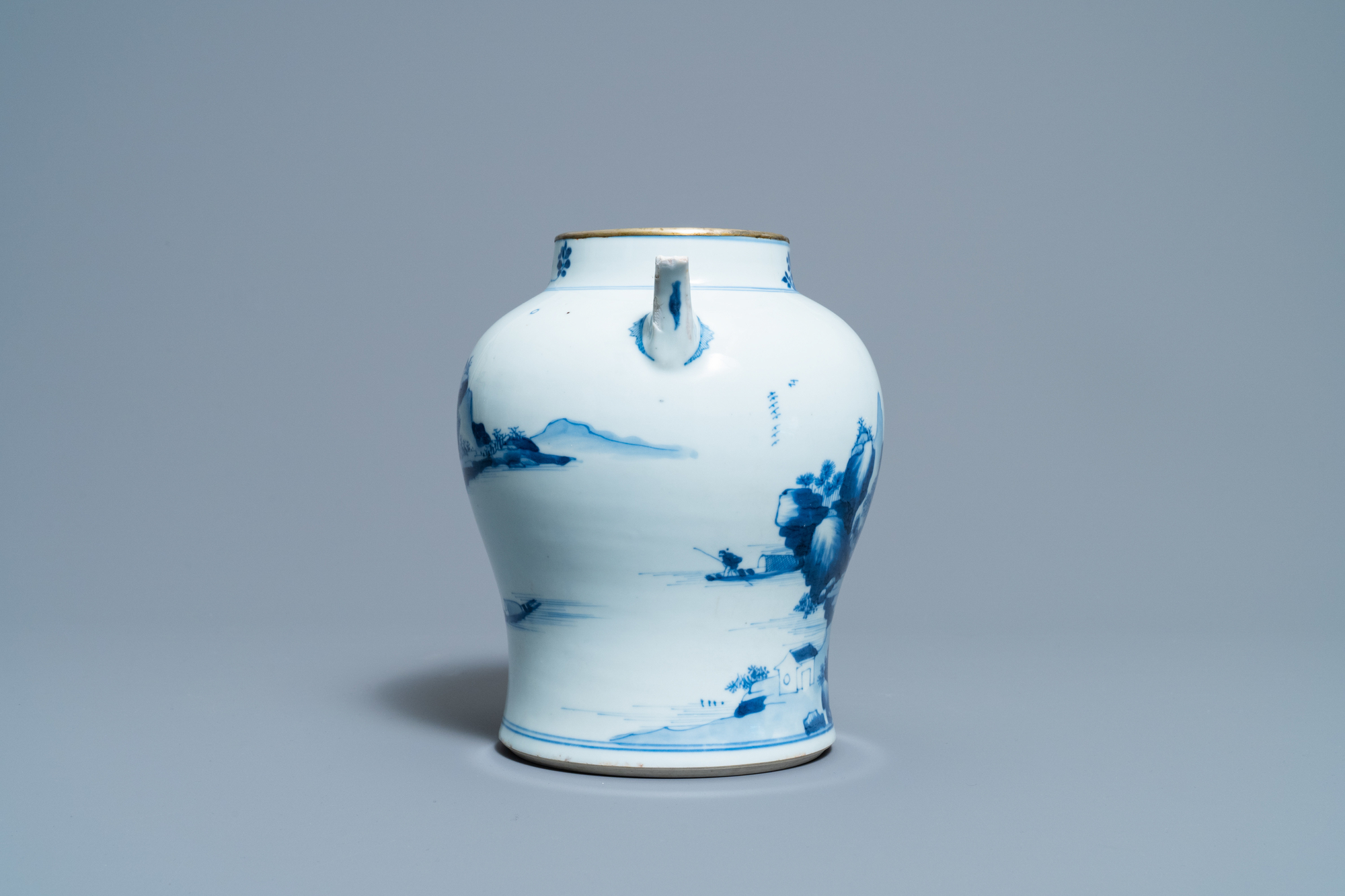 A Chinese blue and white ewer for the Vietnamese market, Kangxi - Image 6 of 8