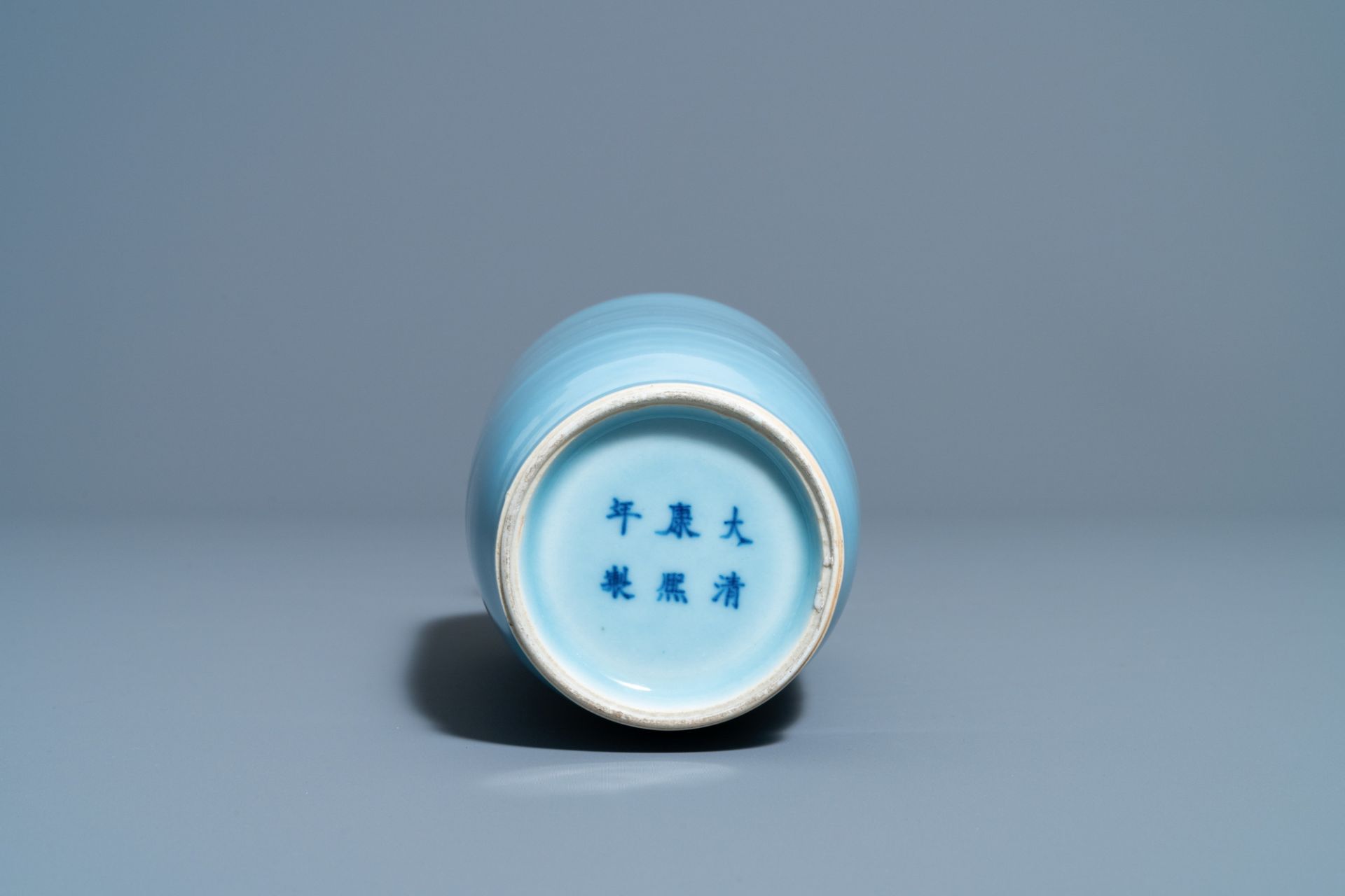 A Chinese monochrome lavender-blue vase, Kangxi mark, 19th C. - Image 6 of 6