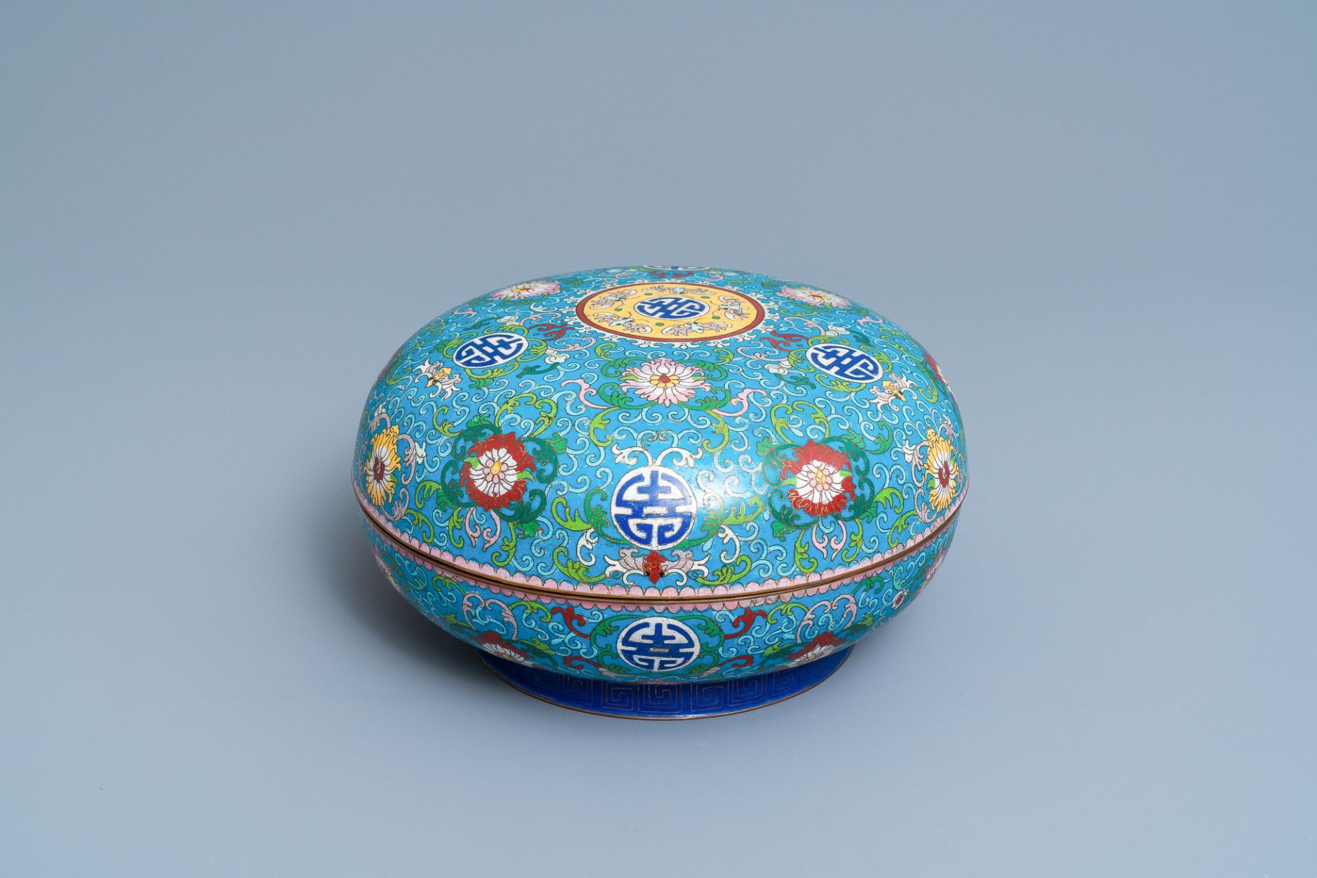 A round Chinese cloisonne box and cover, 19th C.