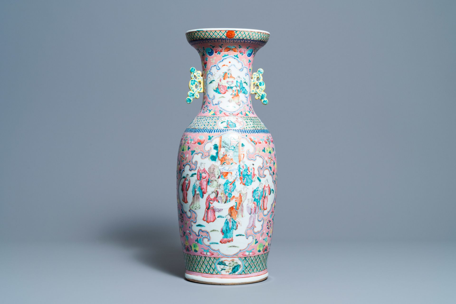 A Chinese pink-ground famille rose vase, 19th C. - Image 3 of 6