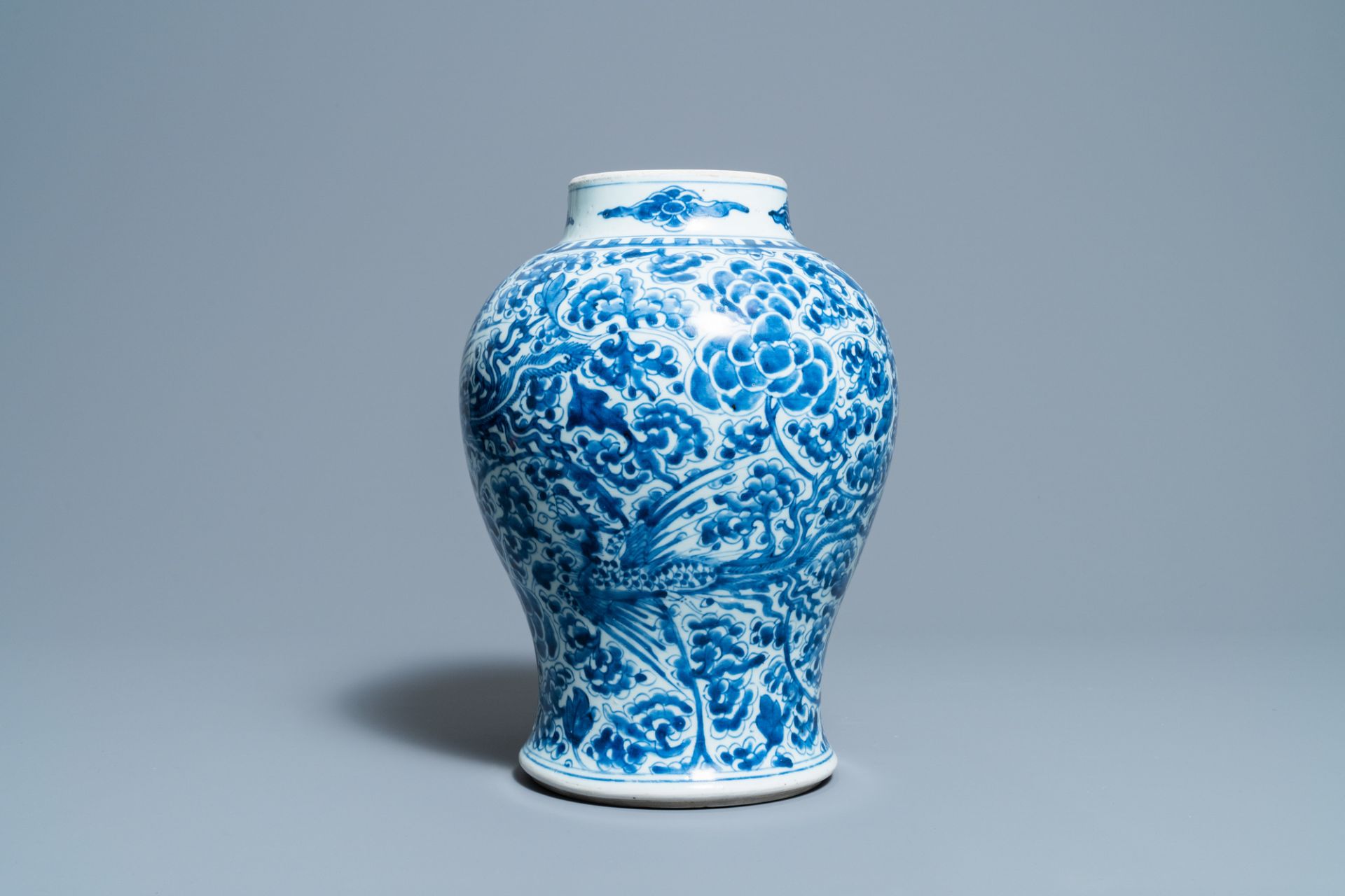 A Chinese blue and white 'phoenixes' vase, Kangxi - Image 4 of 6