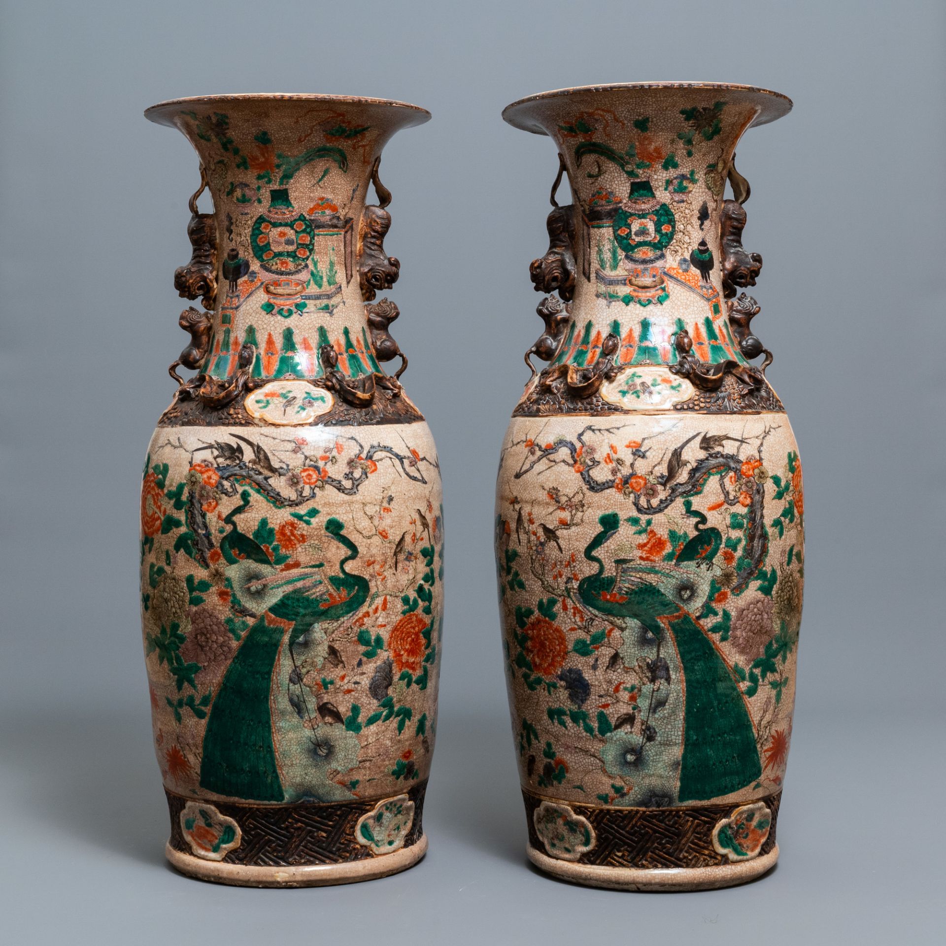 A pair of very large Chinese Nanking crackle-glazed famille verte vases, 19th C. - Image 3 of 6