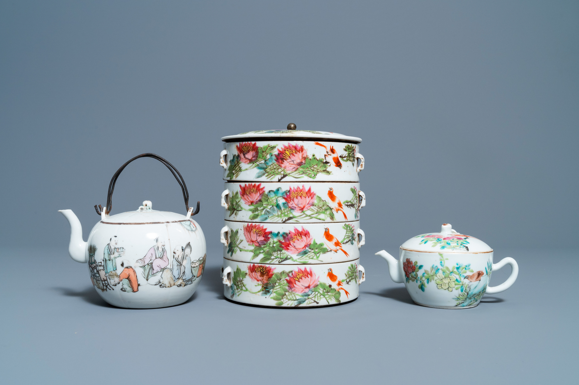 Two Chinese qianjiang cai teapots and a four-tier stacking jar, 19/20th C. - Image 2 of 11