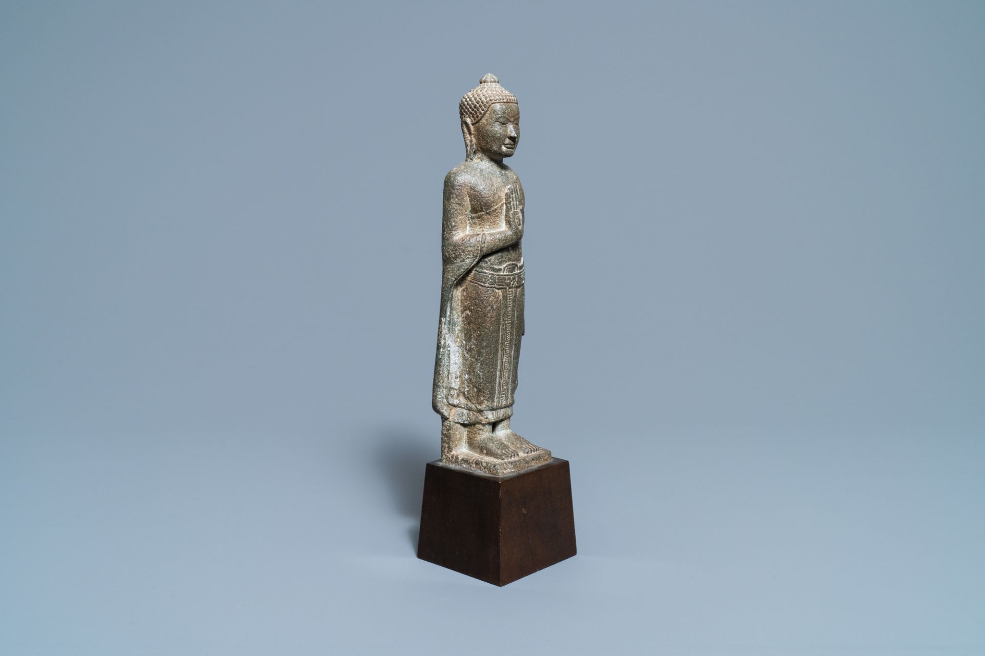 A Thai sandstone figure of Buddha, Khmer, Lopburi, 12/14th C. - Image 7 of 7