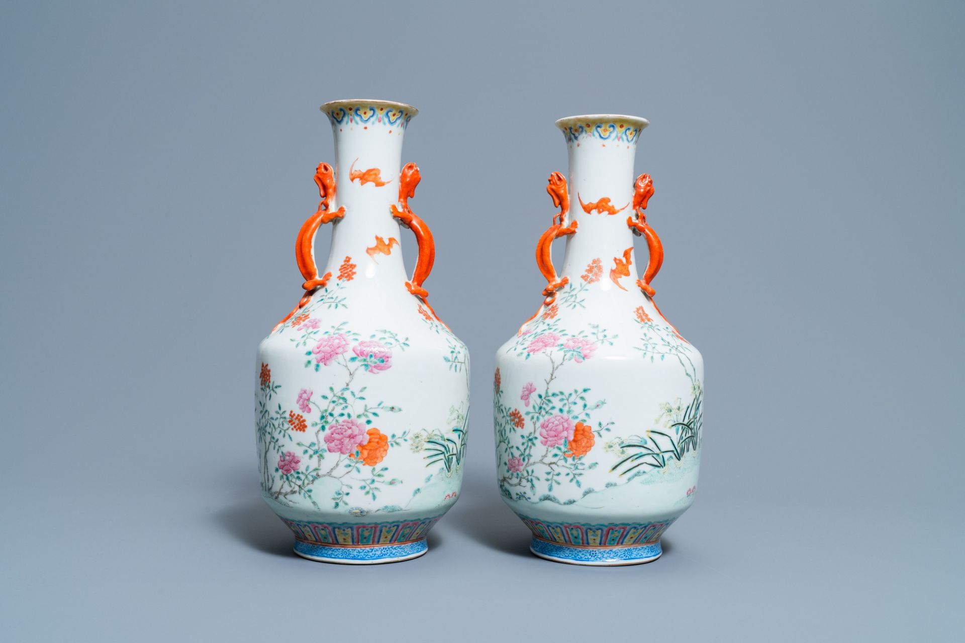 A pair of Chinese famille rose 'floral scenery' vases, Jiaqing mark, 19th C. - Bild 3 aus 6