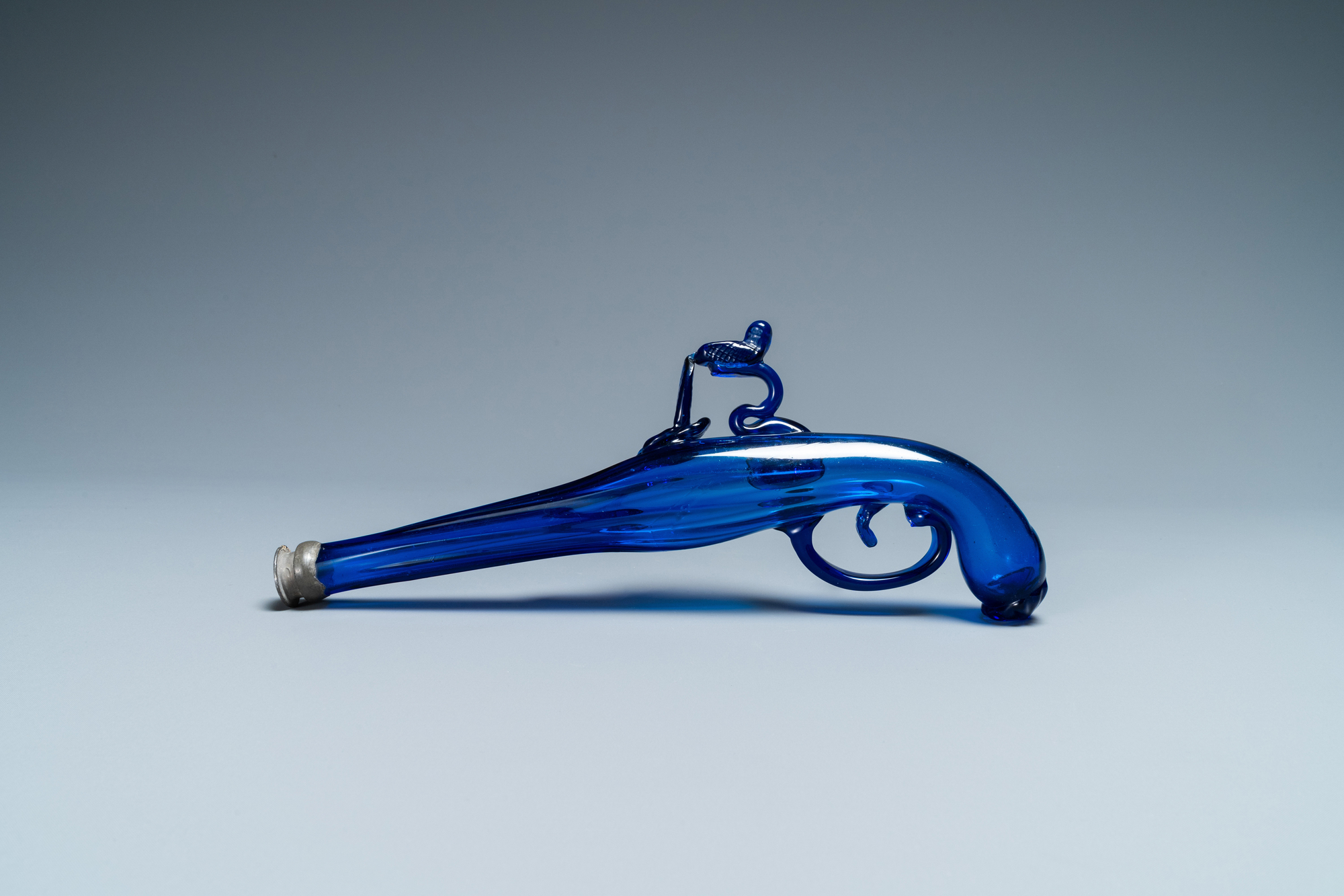 A cobalt blue glass flask in the shape of a flintlock gun, Belgium or Holland, 17th C. - Image 2 of 7