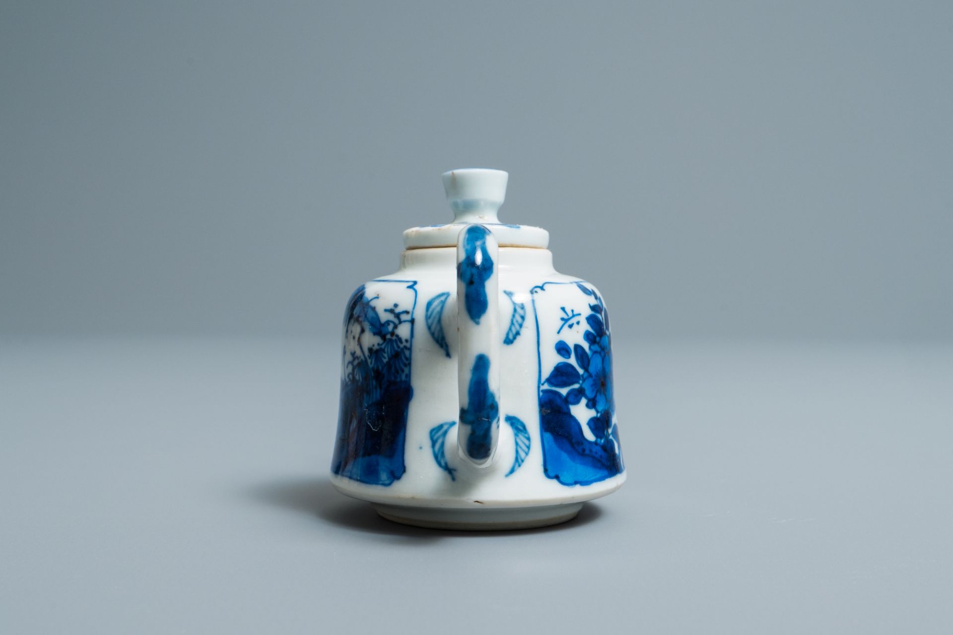 A Chinese blue and white miniature teapot, Kangxi - Image 5 of 7