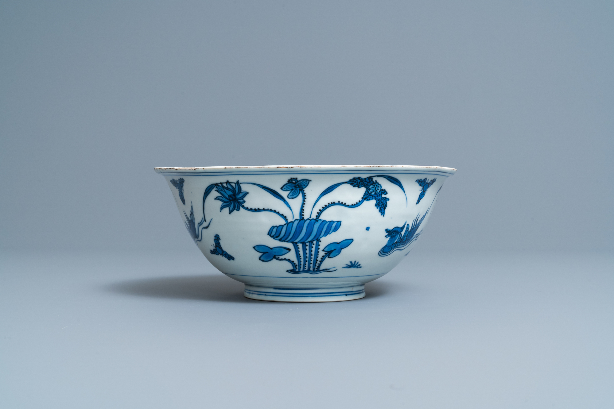 A Chinese blue and white 'mandarin ducks' bowl, Chenghua mark, Wanli - Image 4 of 7