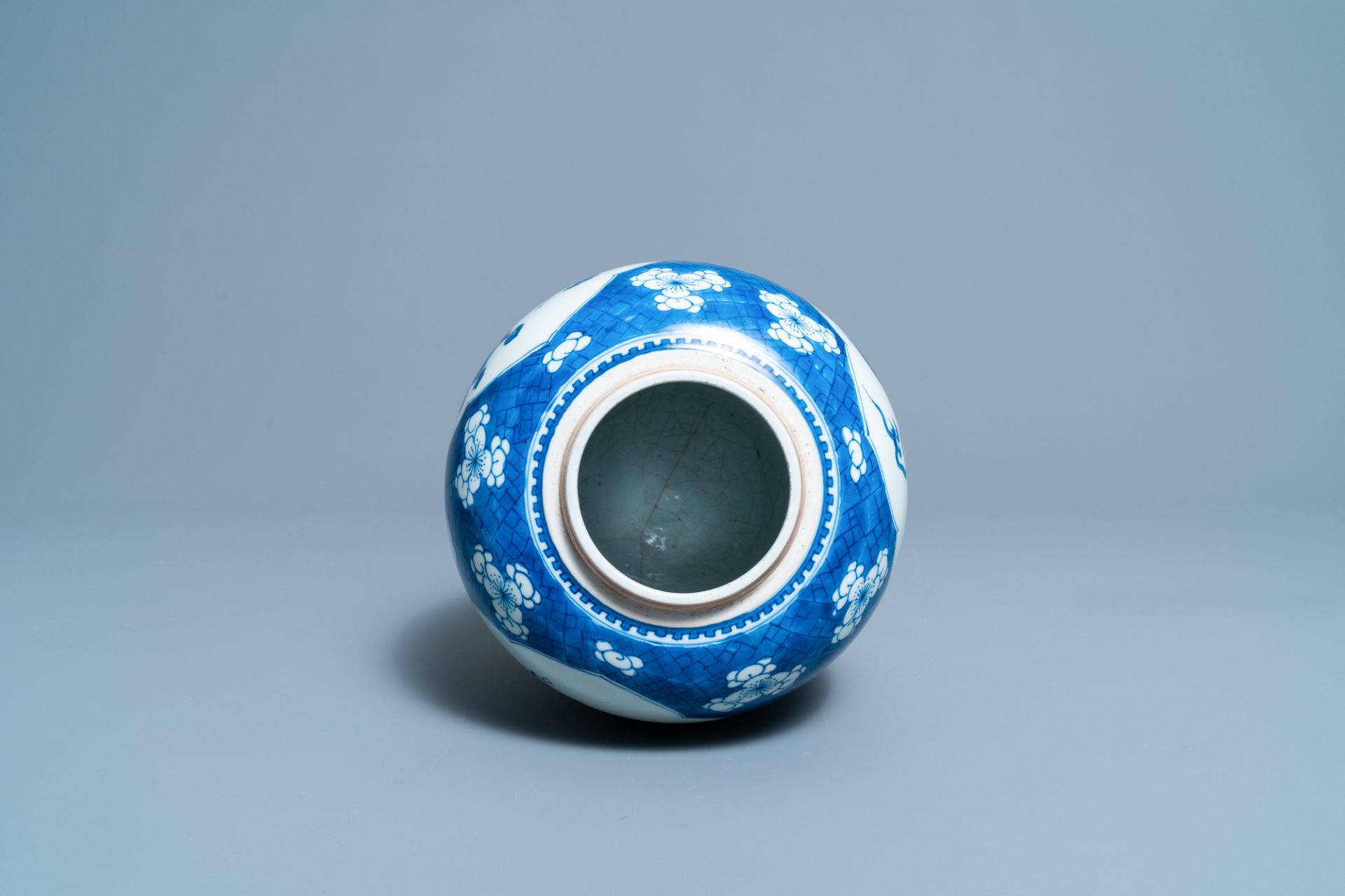 A Chinese blue and white 'qilin' jar, Kangxi - Image 5 of 7