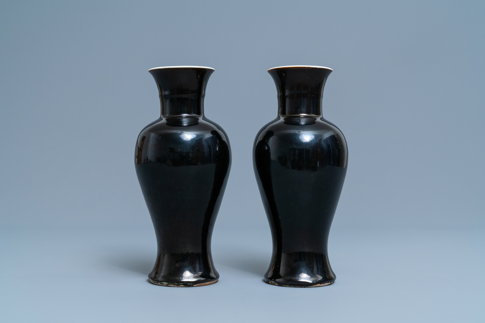 A pair of Chinese monochrome mirror black vases, 19th C. - Image 2 of 10