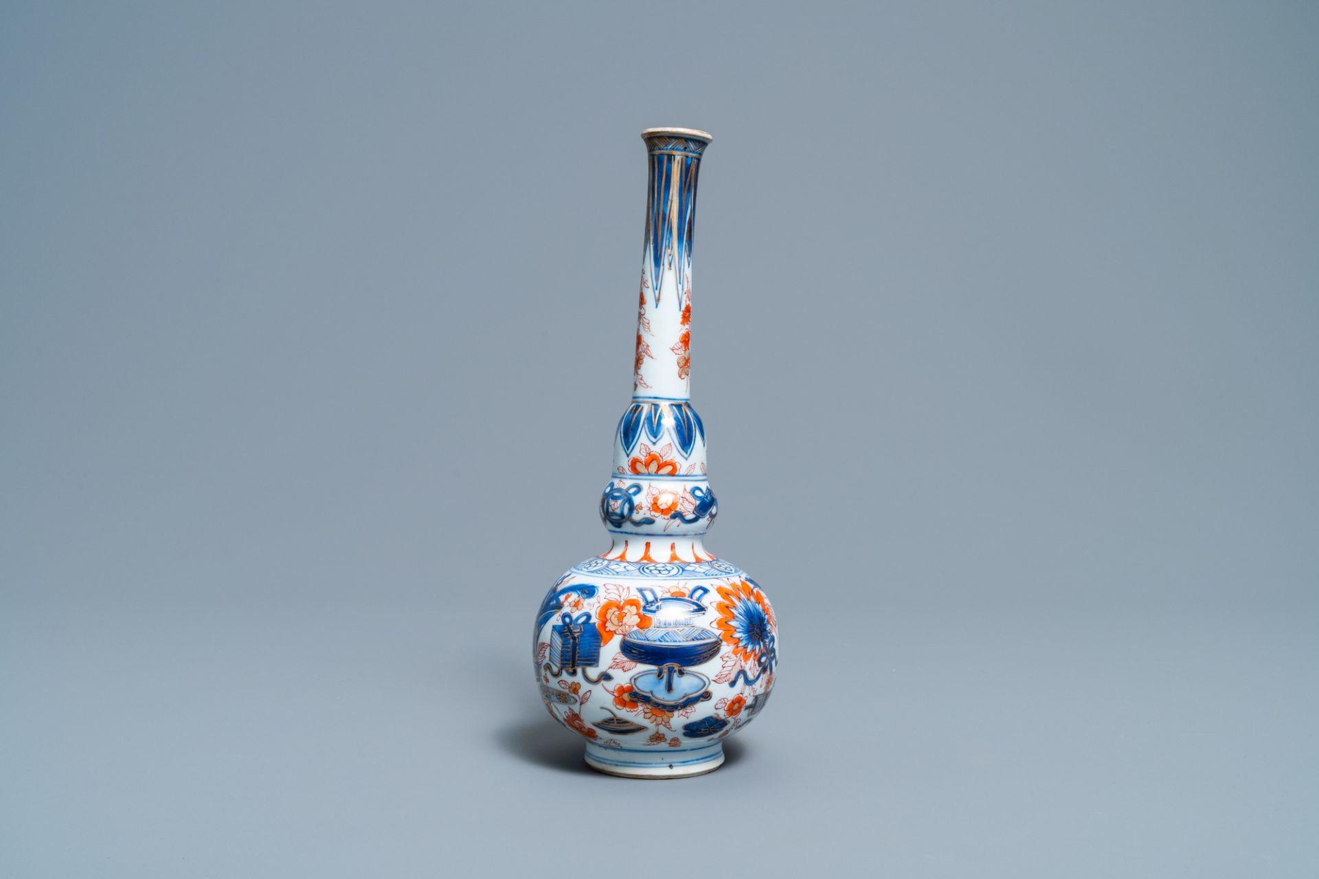 A Chinese Imari-style bottle vase, Kangxi - Image 2 of 6